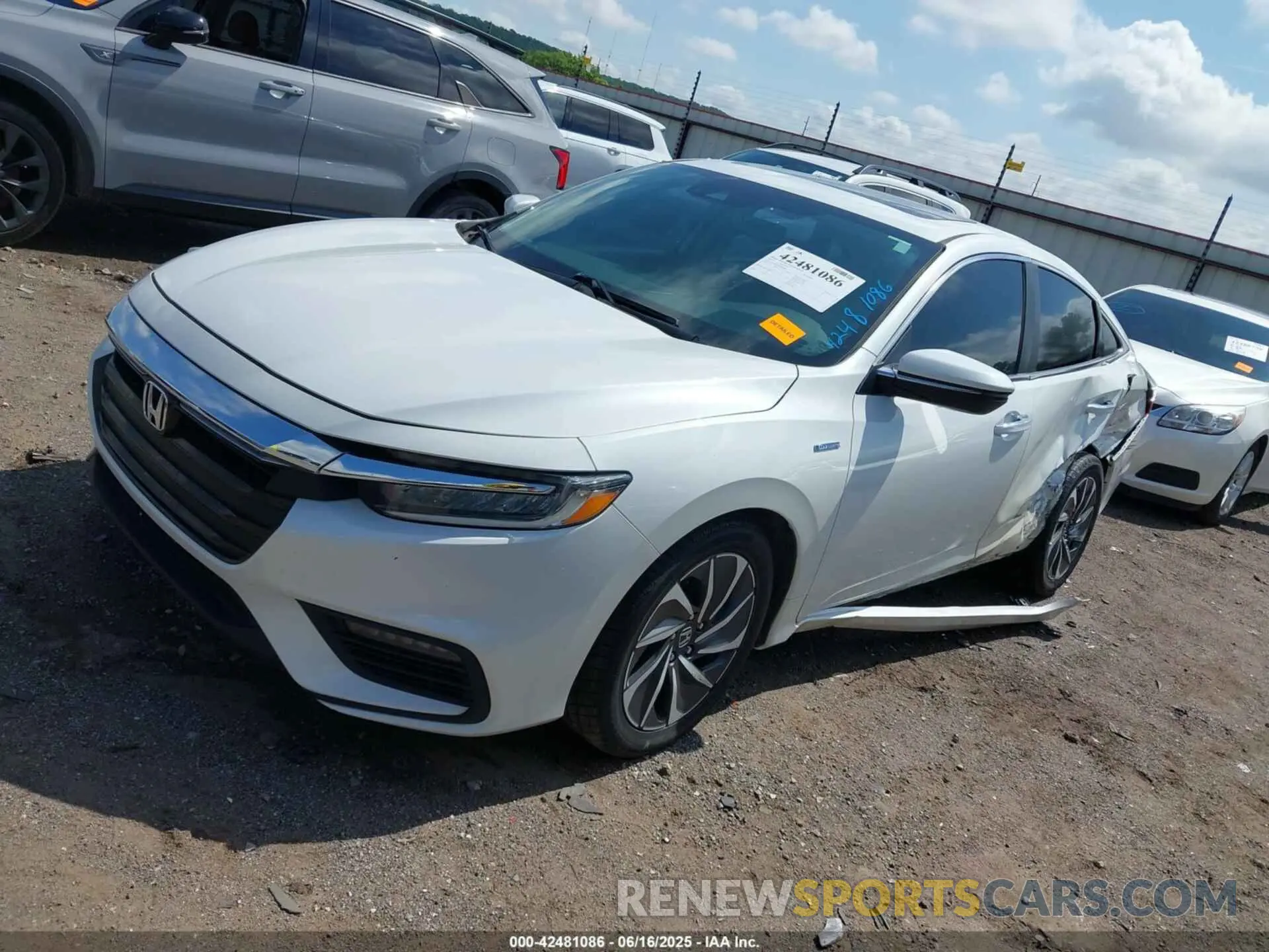 2 fotografías del automóvil dañado 19XZE4F99LE004484 HONDA INSIGHT 2020