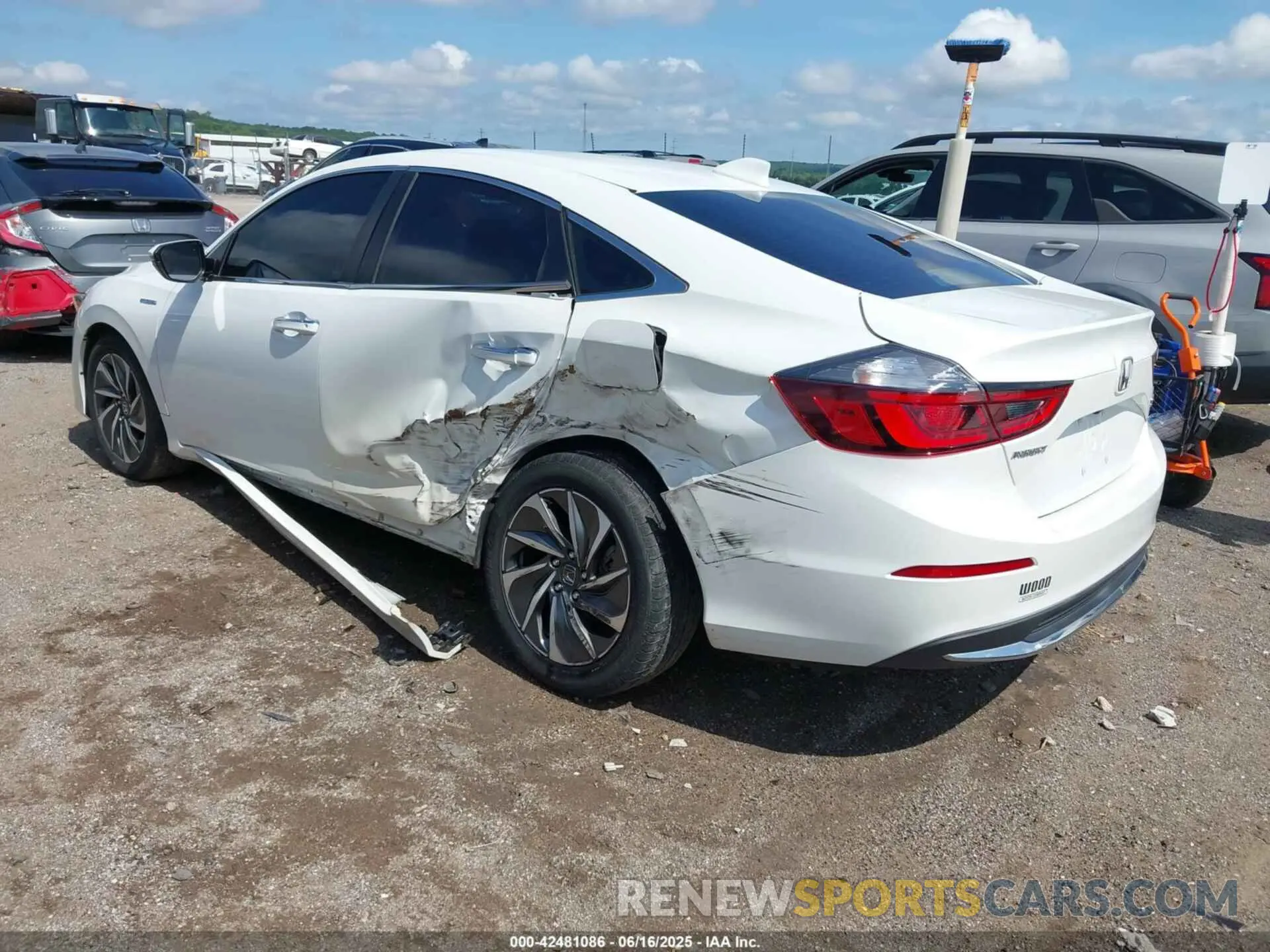 3 fotografías del automóvil dañado 19XZE4F99LE004484 HONDA INSIGHT 2020