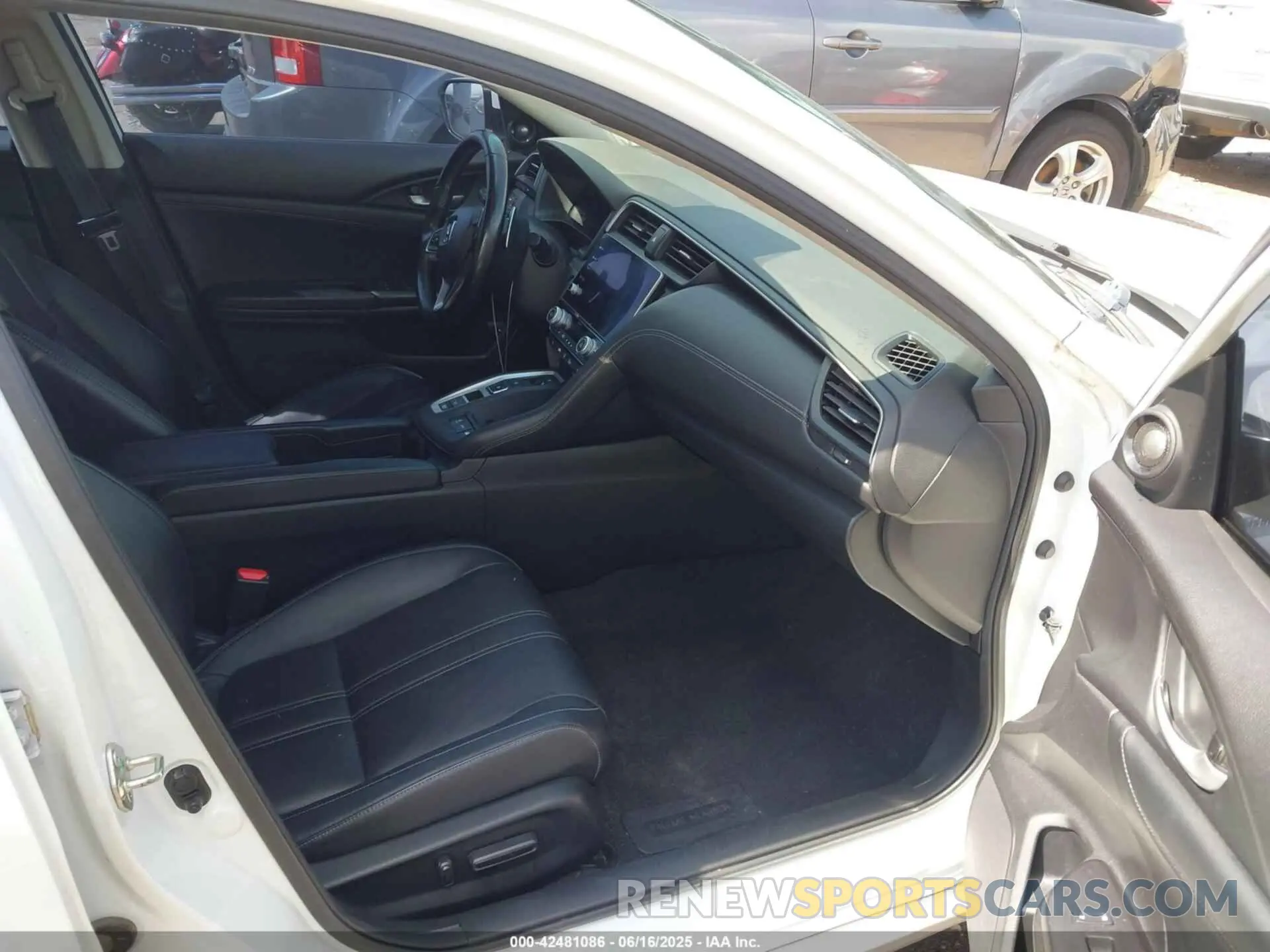 5 fotografías del automóvil dañado 19XZE4F99LE004484 HONDA INSIGHT 2020