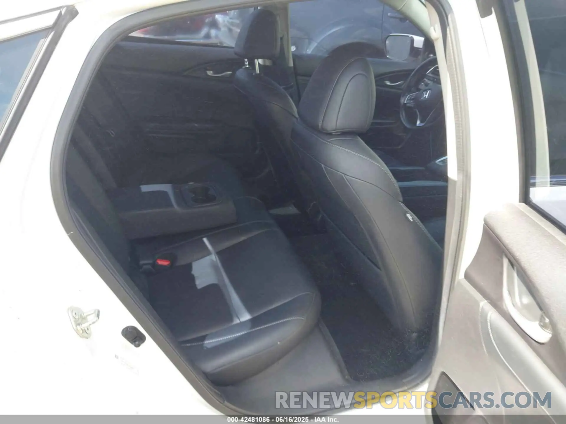 8 fotografías del automóvil dañado 19XZE4F99LE004484 HONDA INSIGHT 2020
