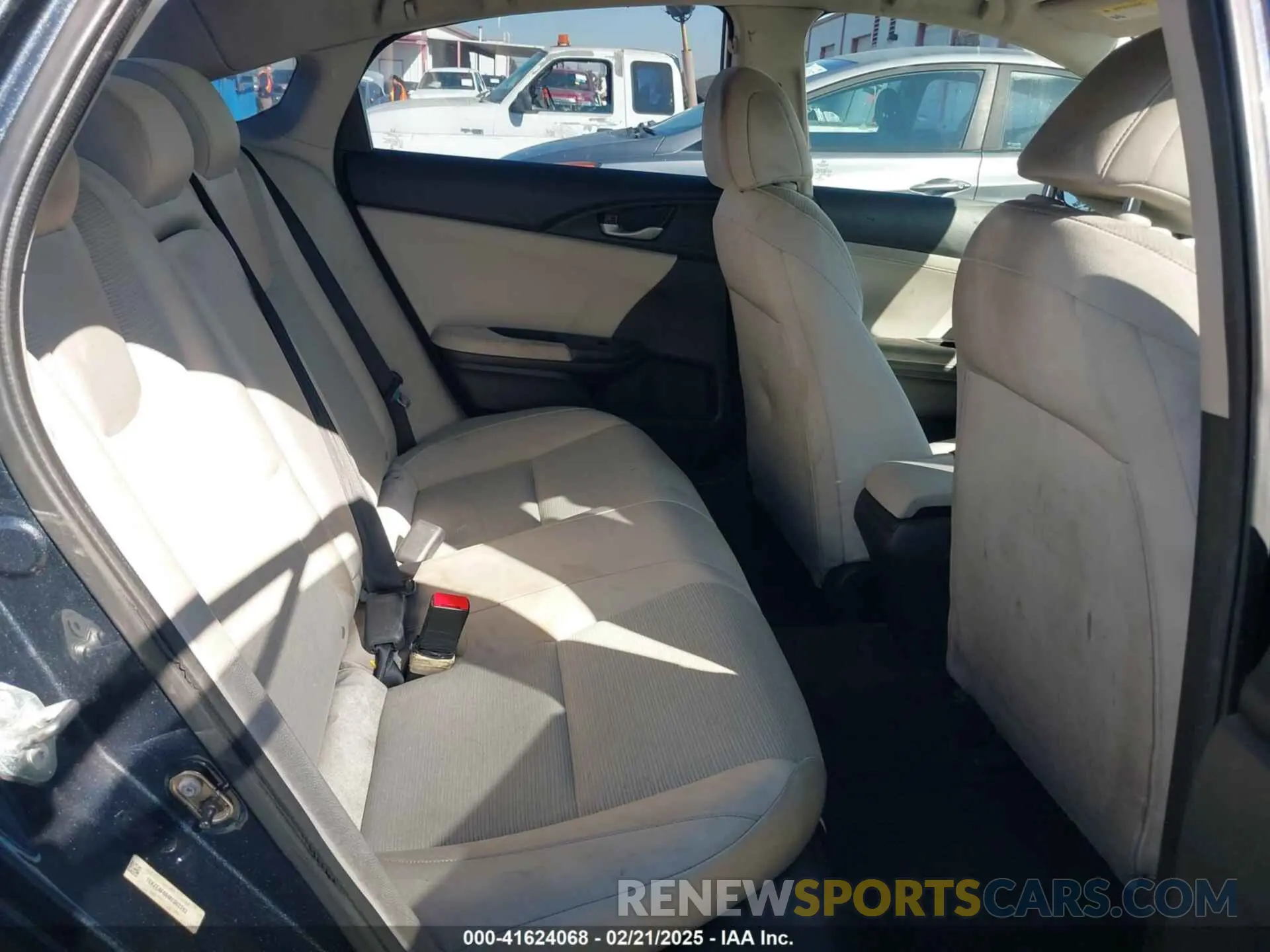 8 fotografías del automóvil dañado 19XZE4F55ME002262 HONDA INSIGHT 2021