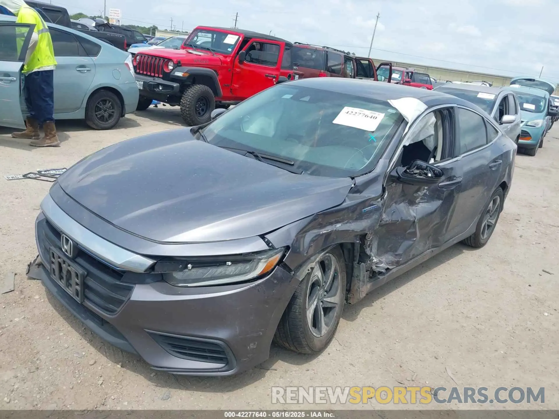 2 fotografías del automóvil dañado 19XZE4F59ME002359 HONDA INSIGHT 2021