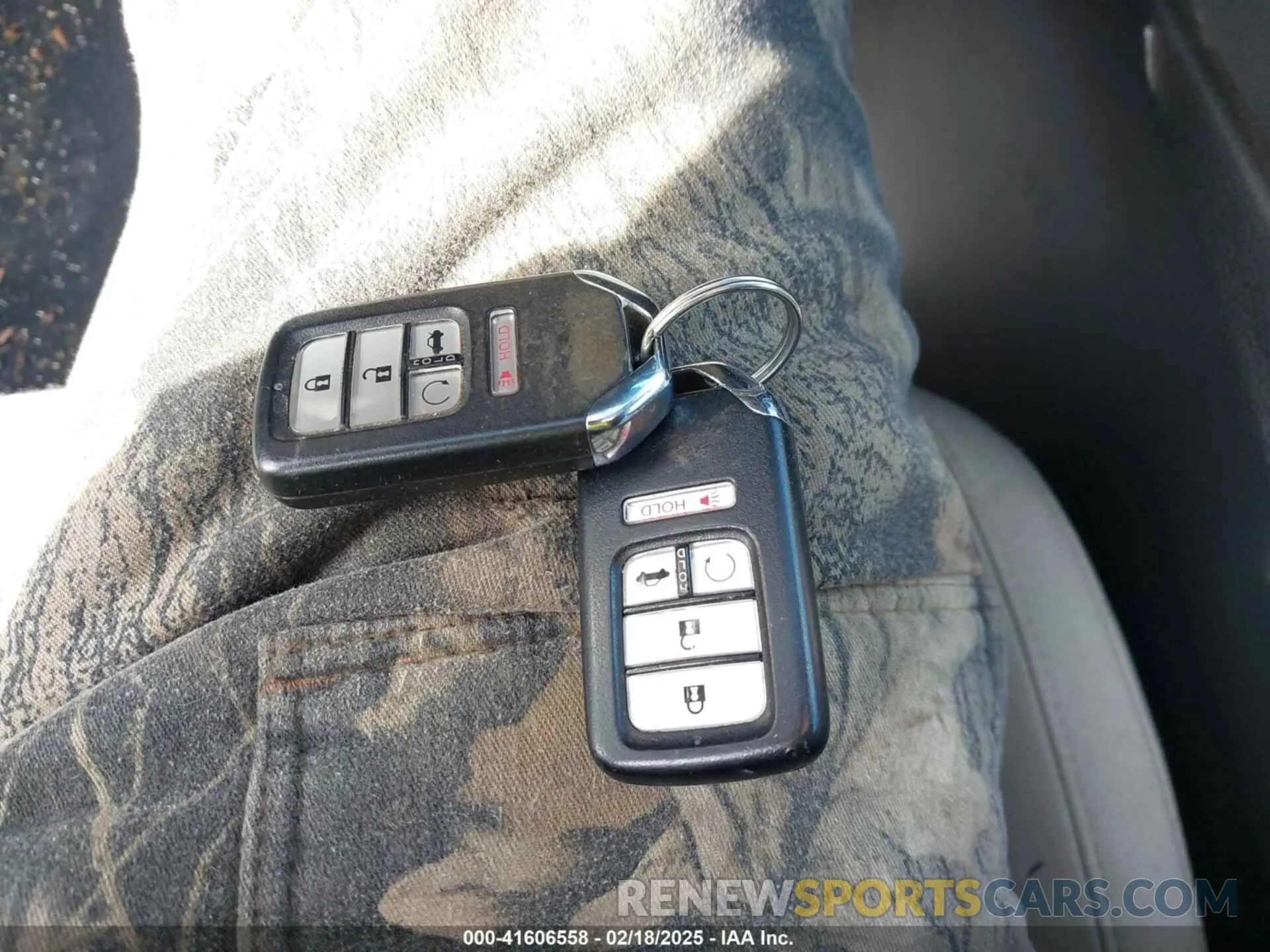11 fotografías del automóvil dañado 19XZE4F51NE007167 HONDA INSIGHT 2022