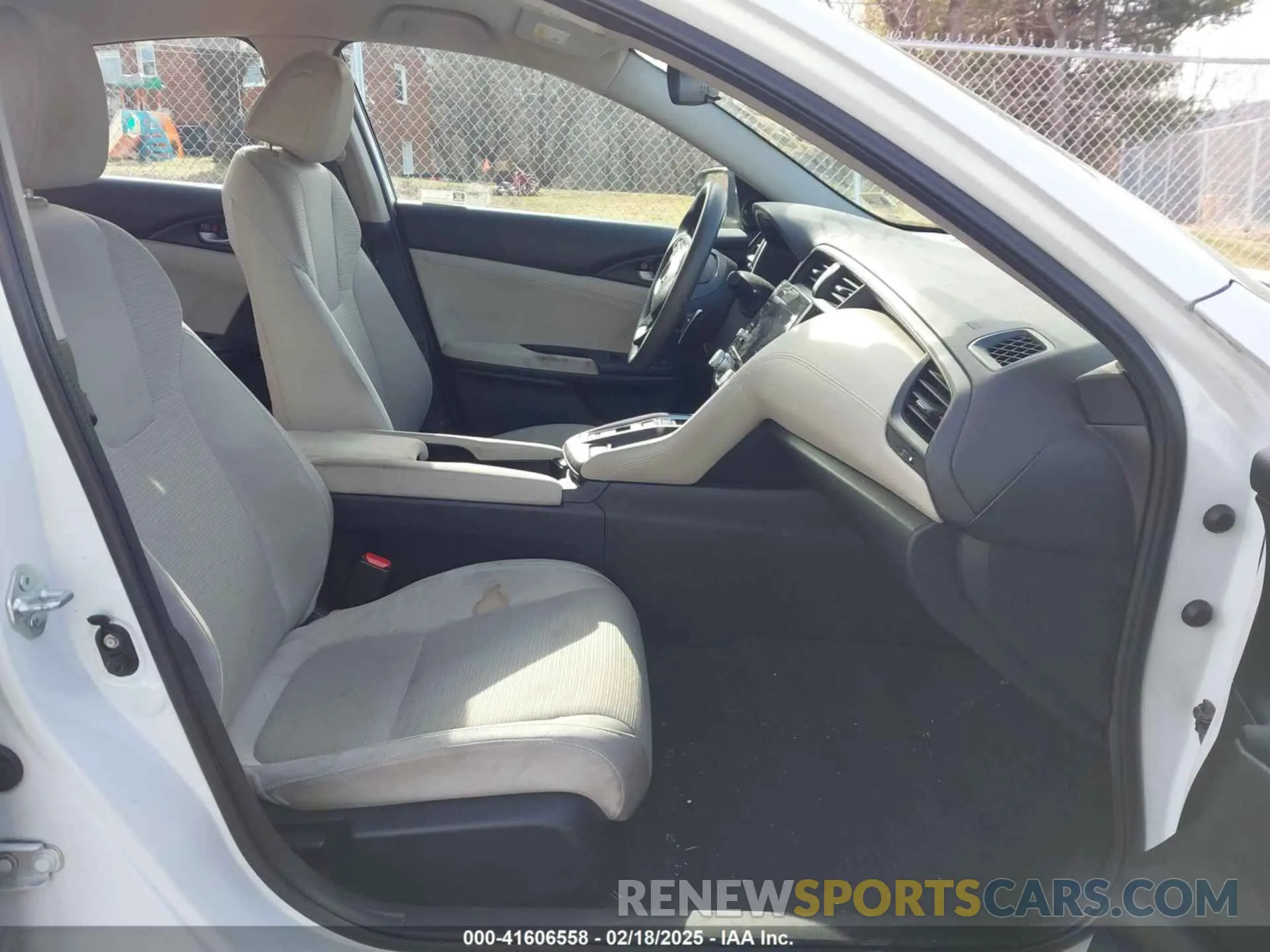 5 fotografías del automóvil dañado 19XZE4F51NE007167 HONDA INSIGHT 2022