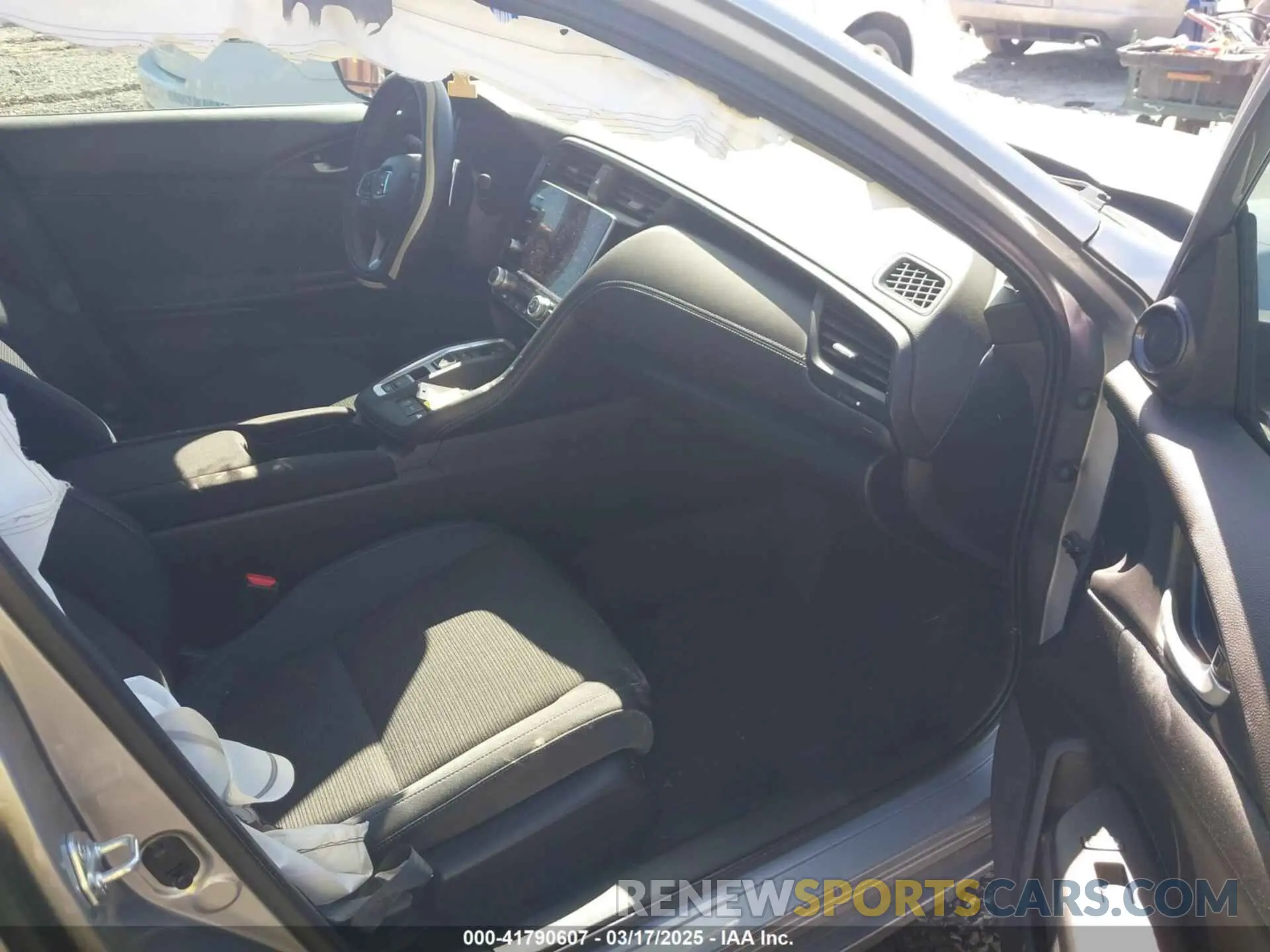 5 fotografías del automóvil dañado 19XZE4F53NE011138 HONDA INSIGHT 2022