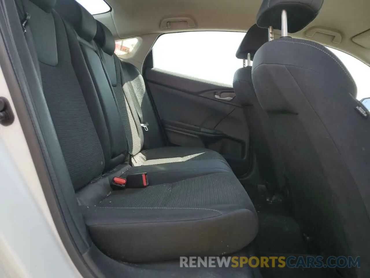 10 fotografías del automóvil dañado 19XZE4F58NE016724 HONDA INSIGHT 2022