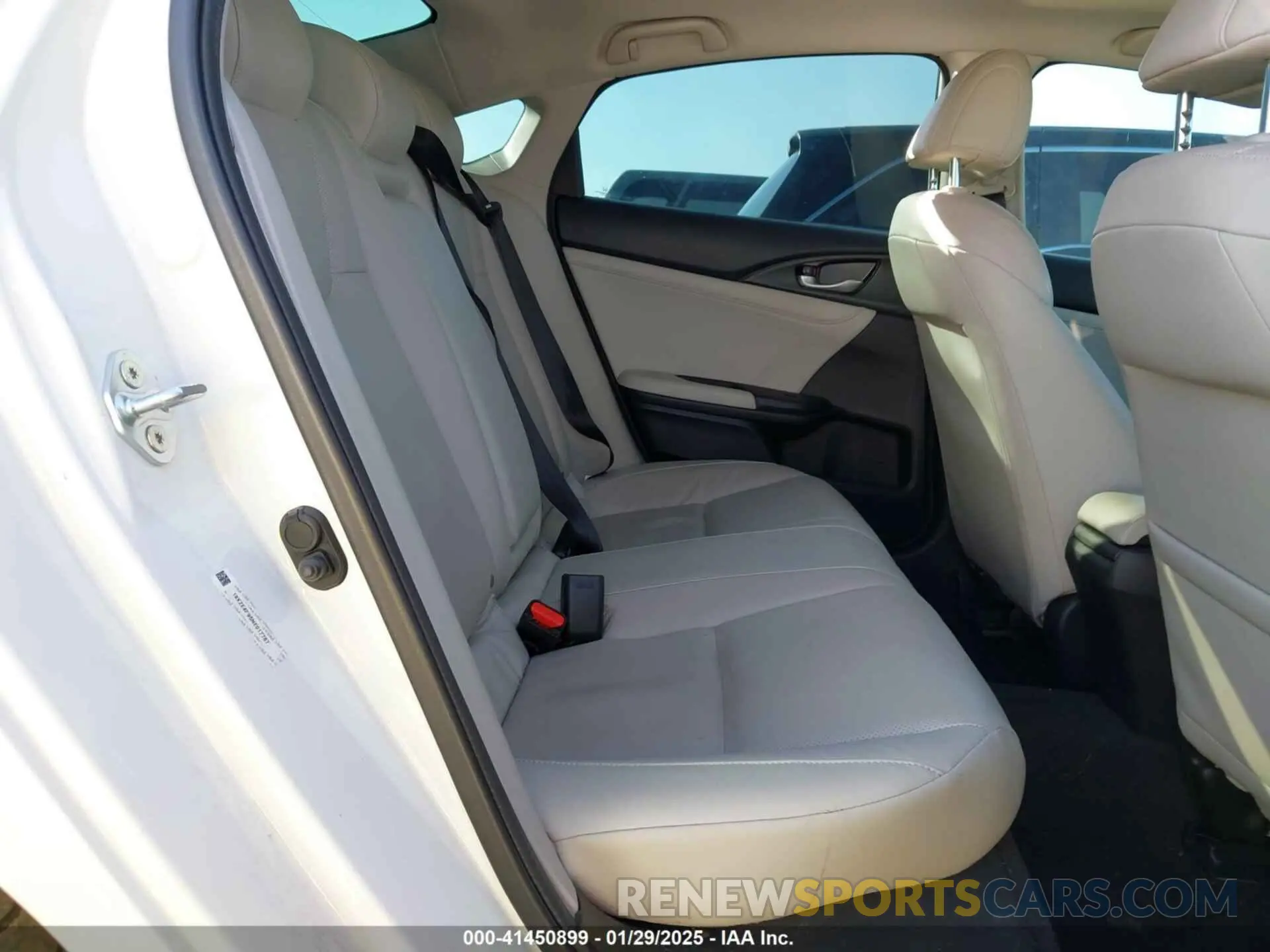 8 fotografías del automóvil dañado 19XZE4F95NE017767 HONDA INSIGHT 2022
