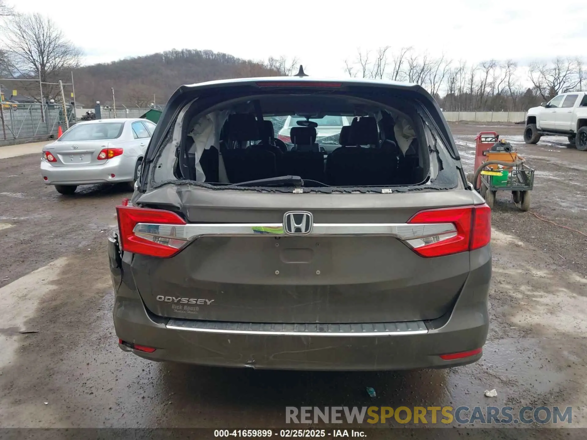 17 fotografías del automóvil dañado 5FNRL6H50KB097304 HONDA ODYSSEY 2019
