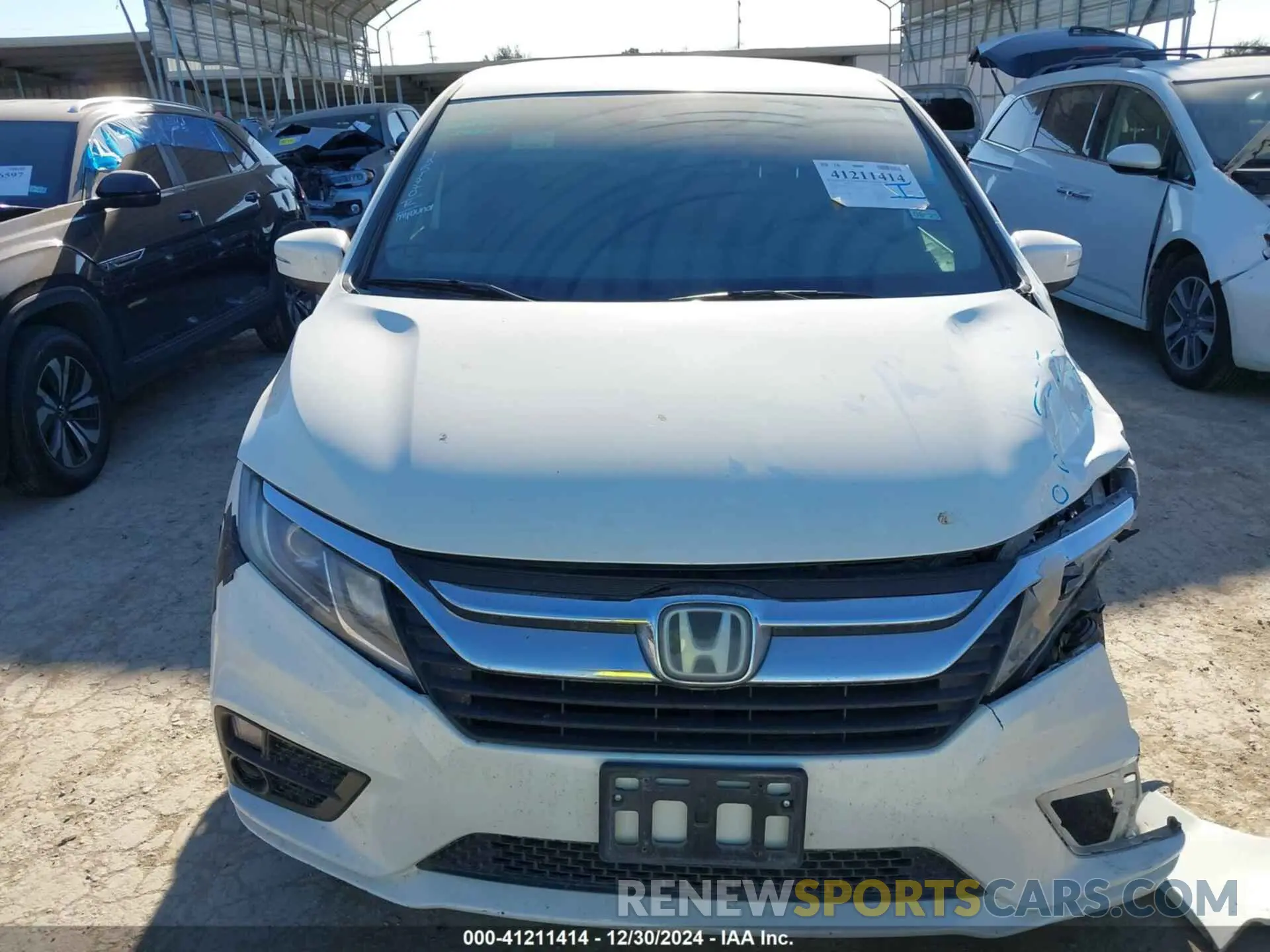 12 fotografías del automóvil dañado 5FNRL6H51KB059208 HONDA ODYSSEY 2019