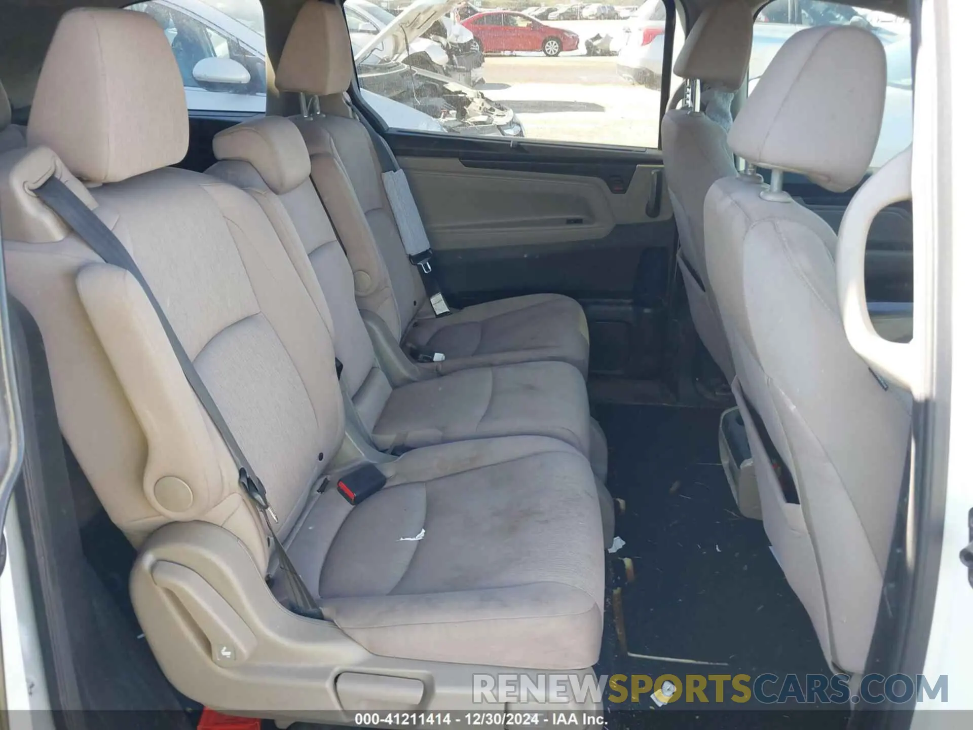 8 fotografías del automóvil dañado 5FNRL6H51KB059208 HONDA ODYSSEY 2019