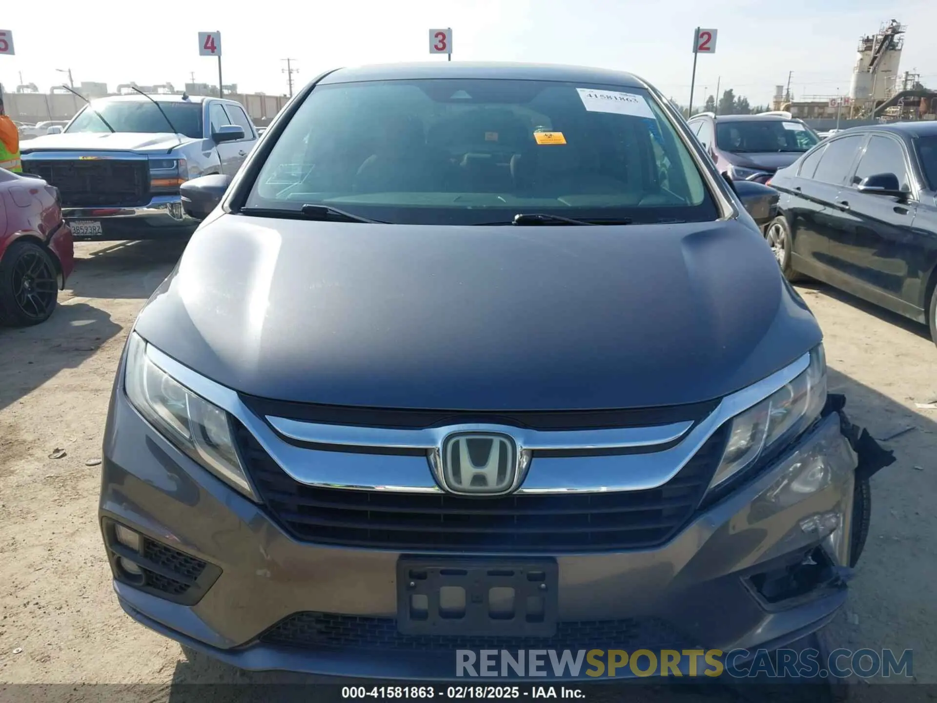 12 fotografías del automóvil dañado 5FNRL6H51KB127099 HONDA ODYSSEY 2019