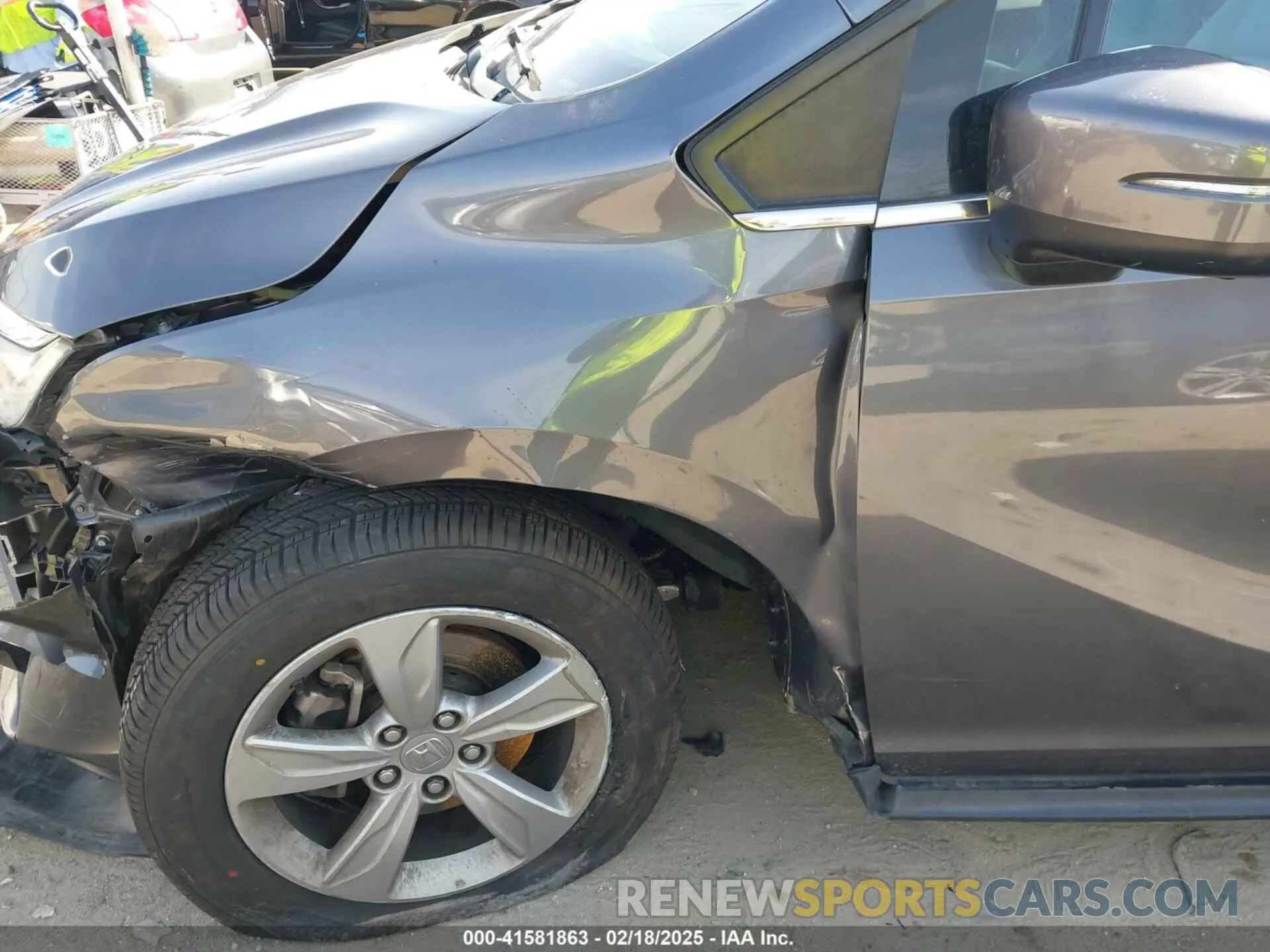 17 fotografías del automóvil dañado 5FNRL6H51KB127099 HONDA ODYSSEY 2019