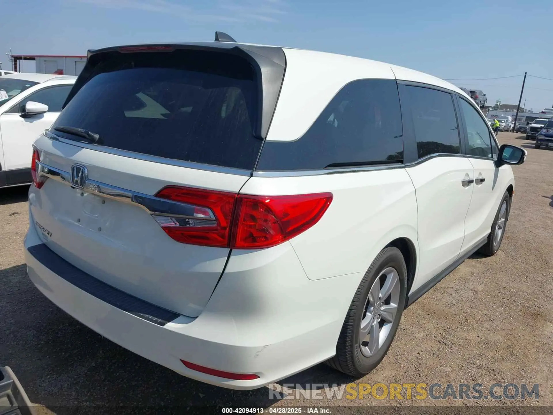 4 fotografías del automóvil dañado 5FNRL6H52KB121294 HONDA ODYSSEY 2019