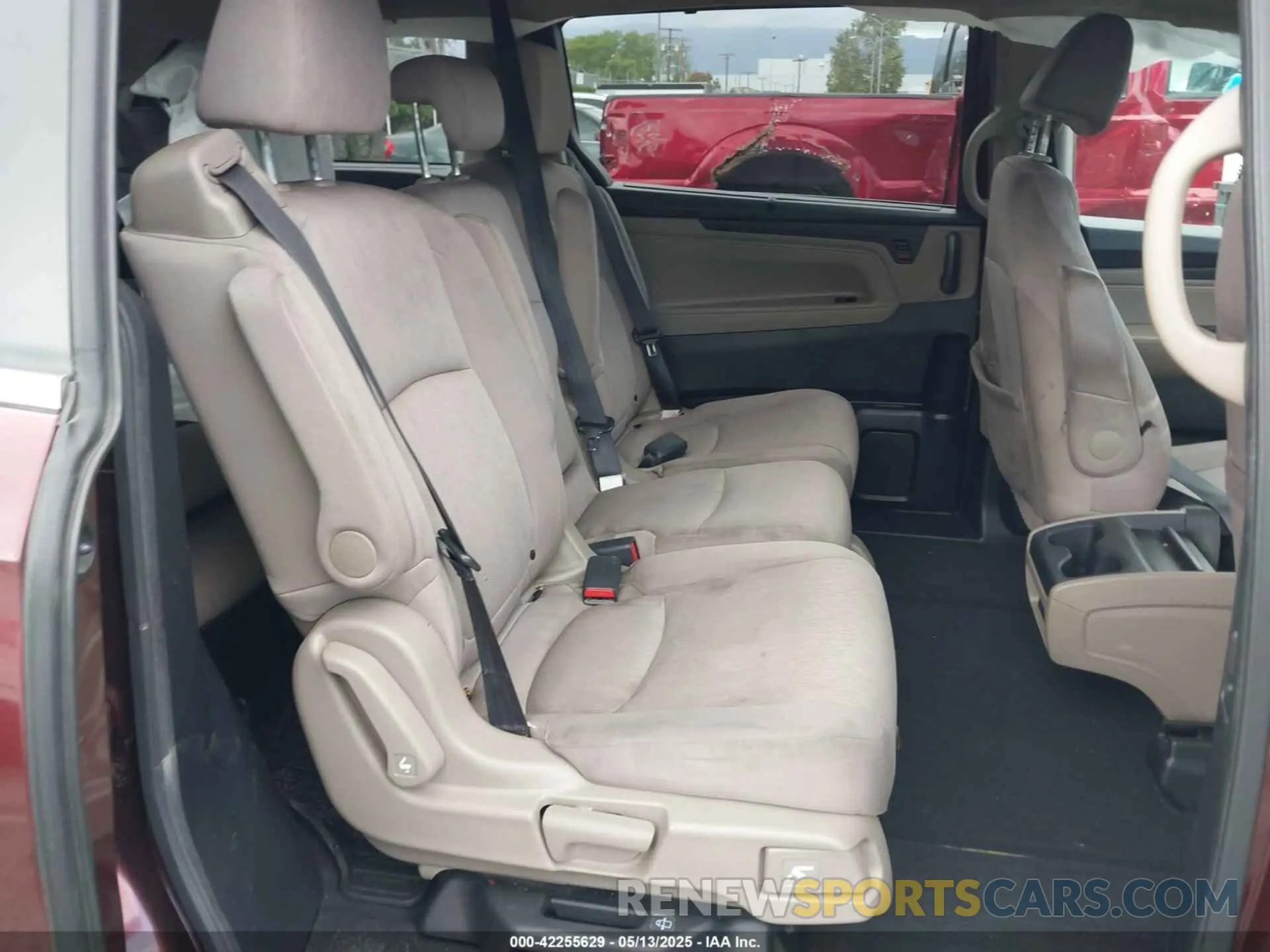 8 fotografías del automóvil dañado 5FNRL6H53KB046833 HONDA ODYSSEY 2019