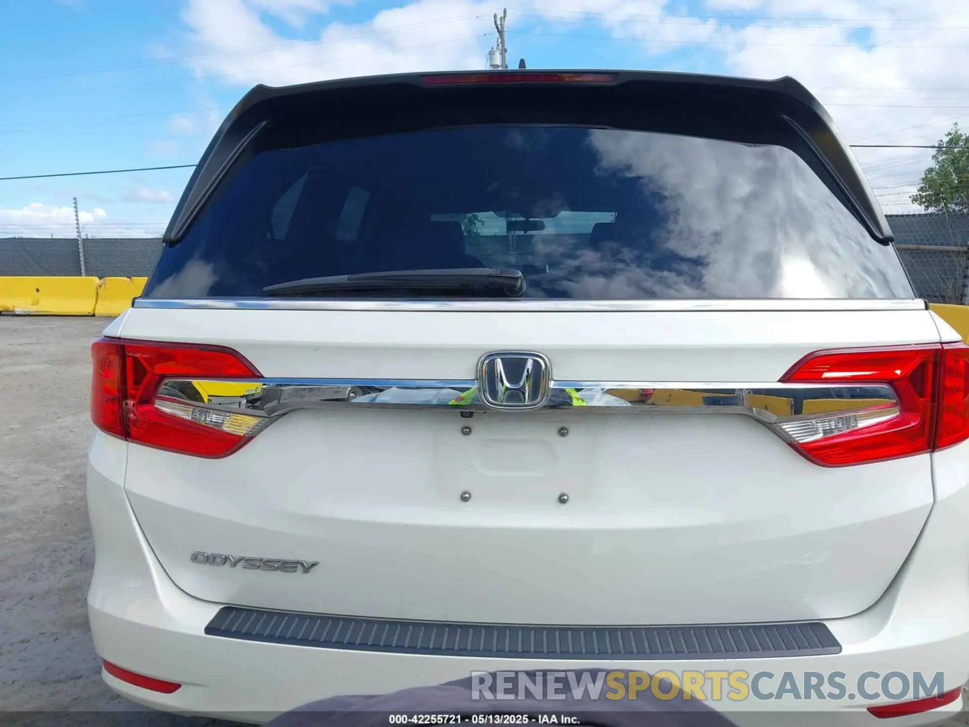 16 fotografías del automóvil dañado 5FNRL6H53KB049263 HONDA ODYSSEY 2019