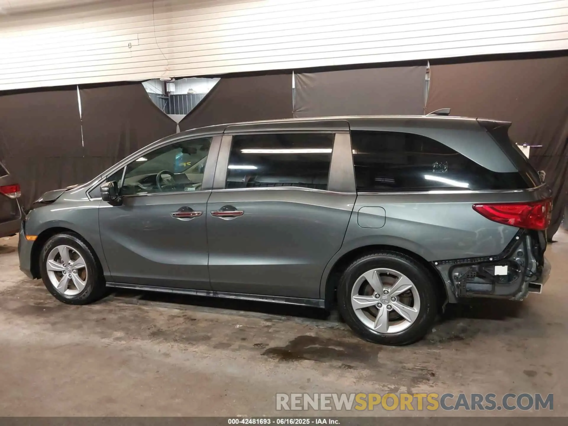 15 fotografías del automóvil dañado 5FNRL6H53KB076088 HONDA ODYSSEY 2019