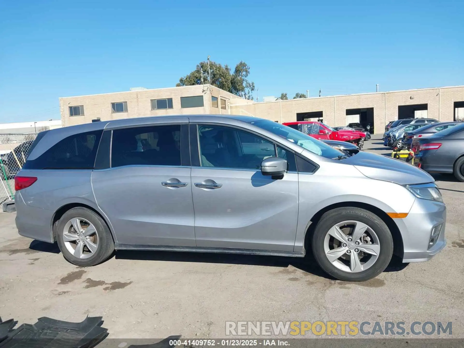 13 fotografías del automóvil dañado 5FNRL6H55KB085472 HONDA ODYSSEY 2019