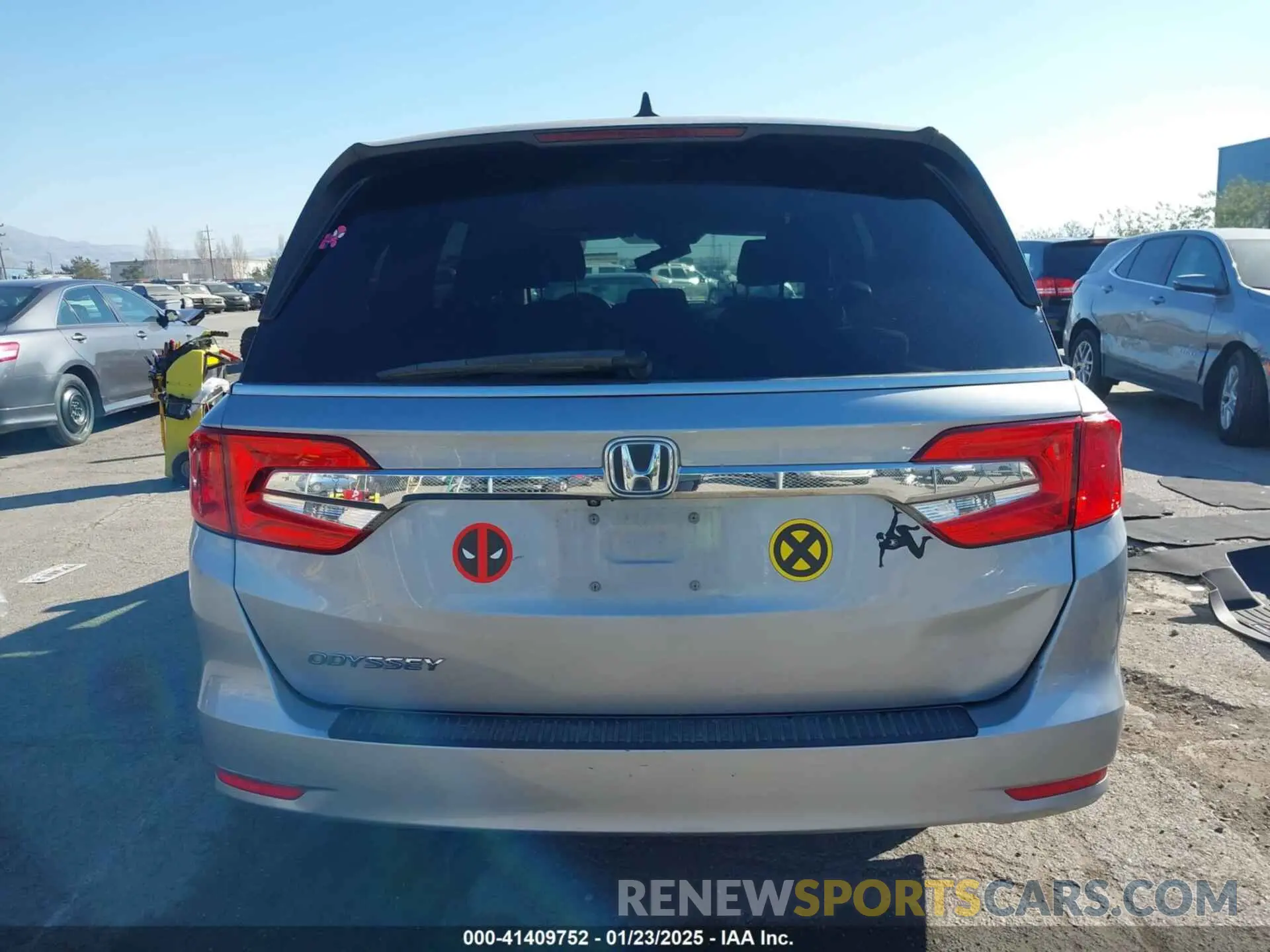 16 fotografías del automóvil dañado 5FNRL6H55KB085472 HONDA ODYSSEY 2019