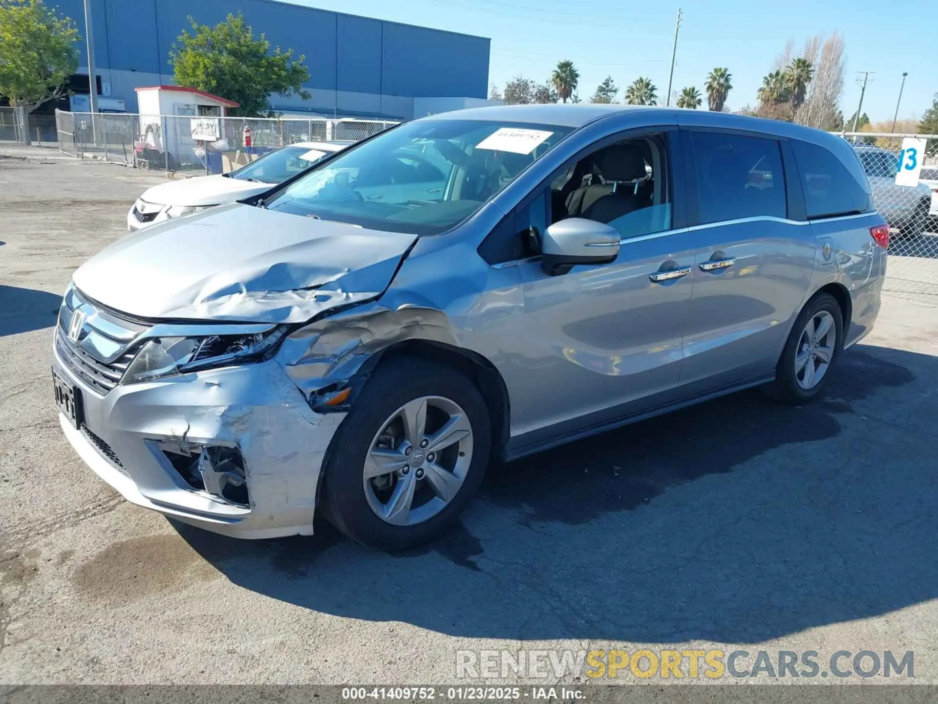 2 fotografías del automóvil dañado 5FNRL6H55KB085472 HONDA ODYSSEY 2019