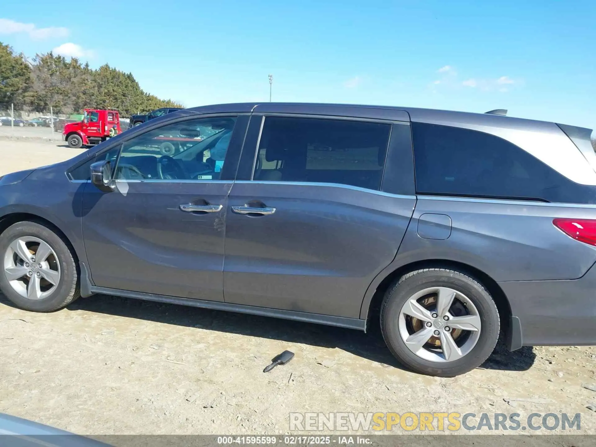 15 fotografías del automóvil dañado 5FNRL6H58KB058590 HONDA ODYSSEY 2019