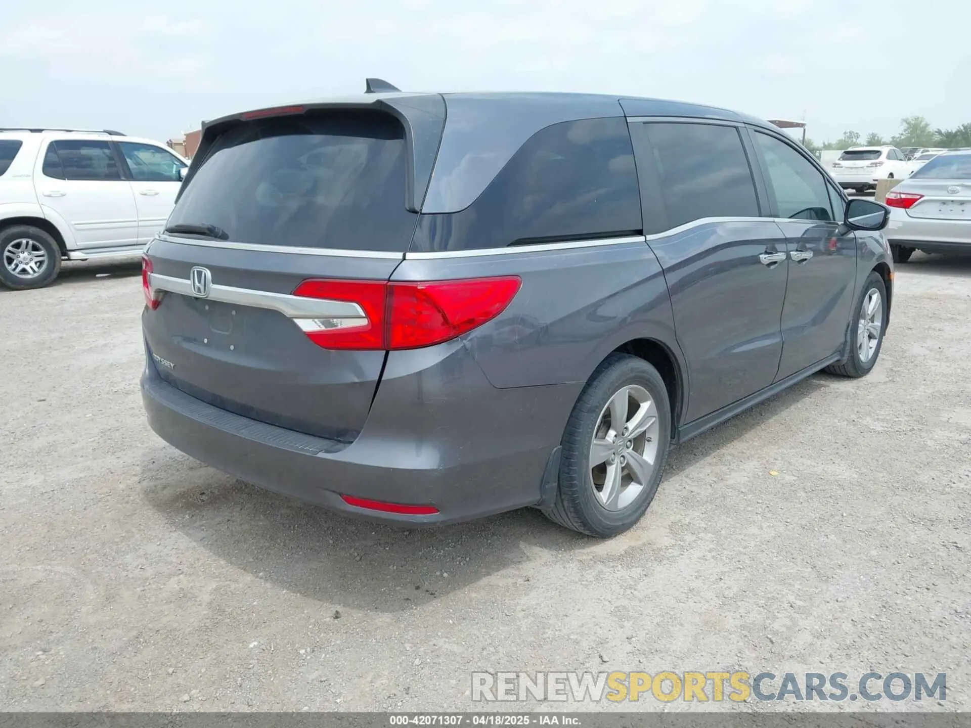4 fotografías del automóvil dañado 5FNRL6H59KB101401 HONDA ODYSSEY 2019