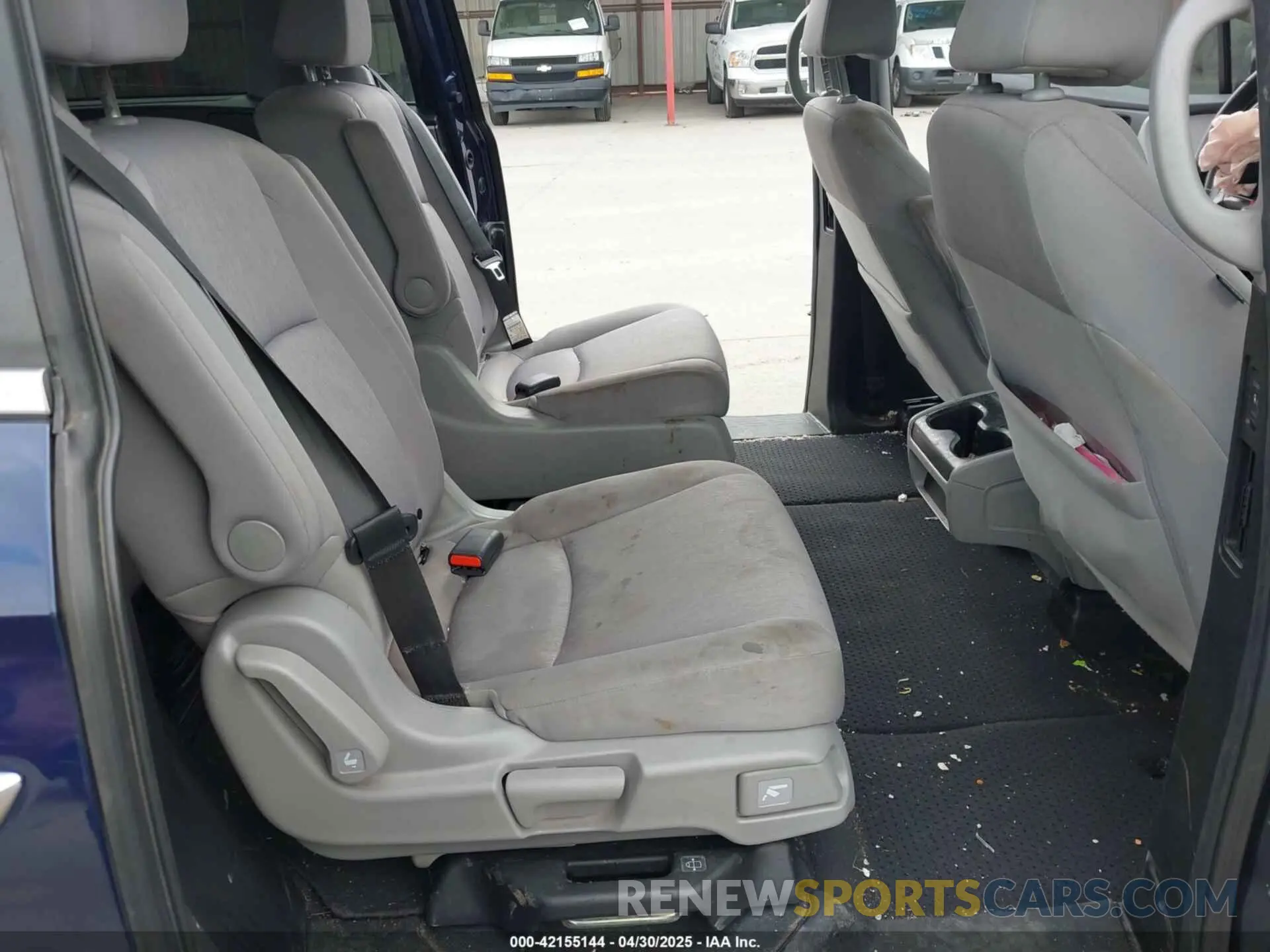 8 fotografías del automóvil dañado 5FNRL6H59KB135936 HONDA ODYSSEY 2019