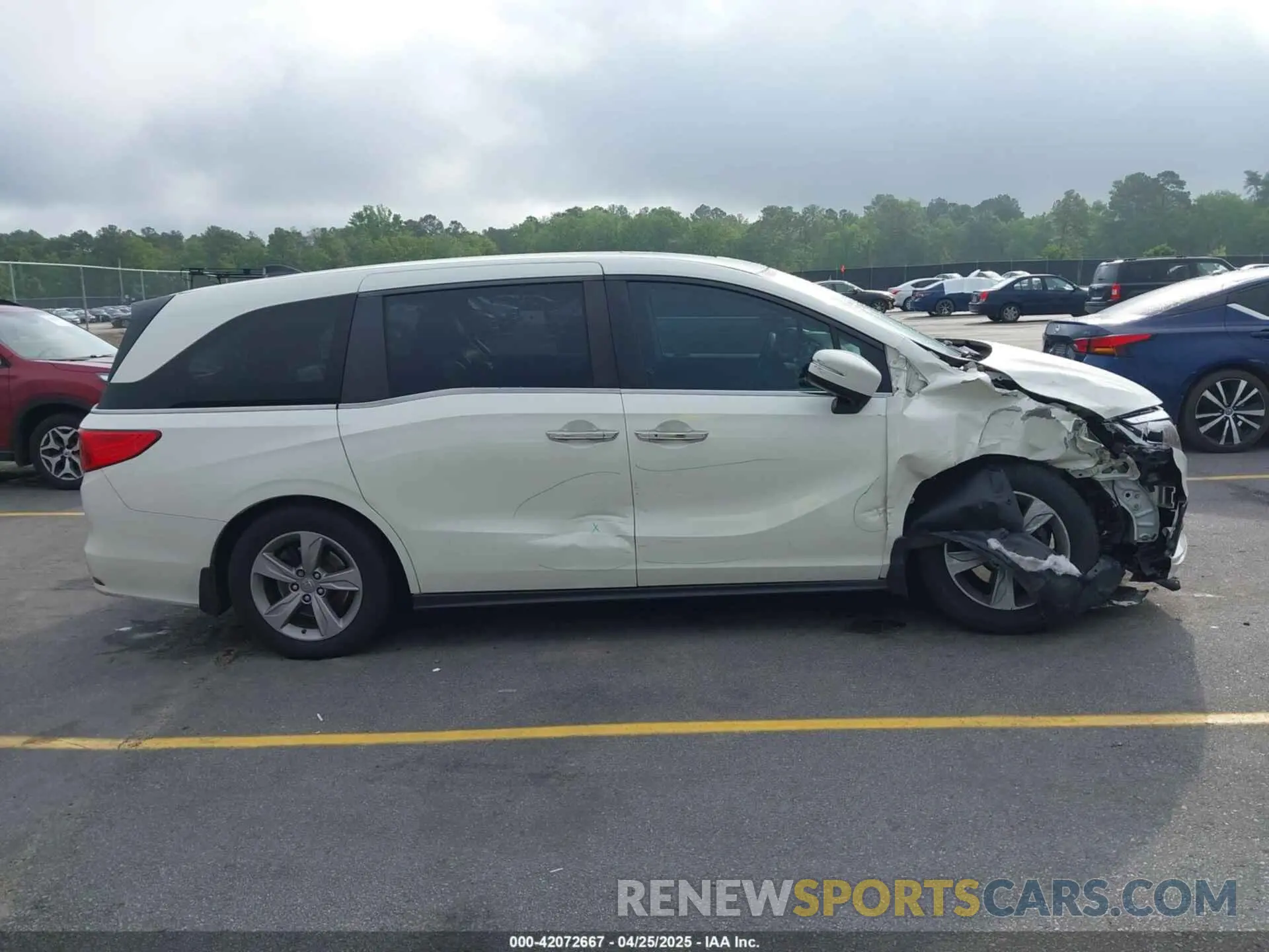 13 fotografías del automóvil dañado 5FNRL6H70KB083596 HONDA ODYSSEY 2019