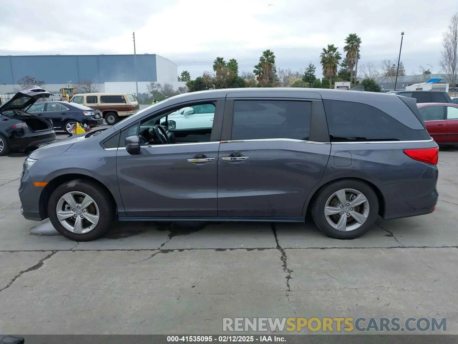 14 fotografías del automóvil dañado 5FNRL6H70KB095795 HONDA ODYSSEY 2019