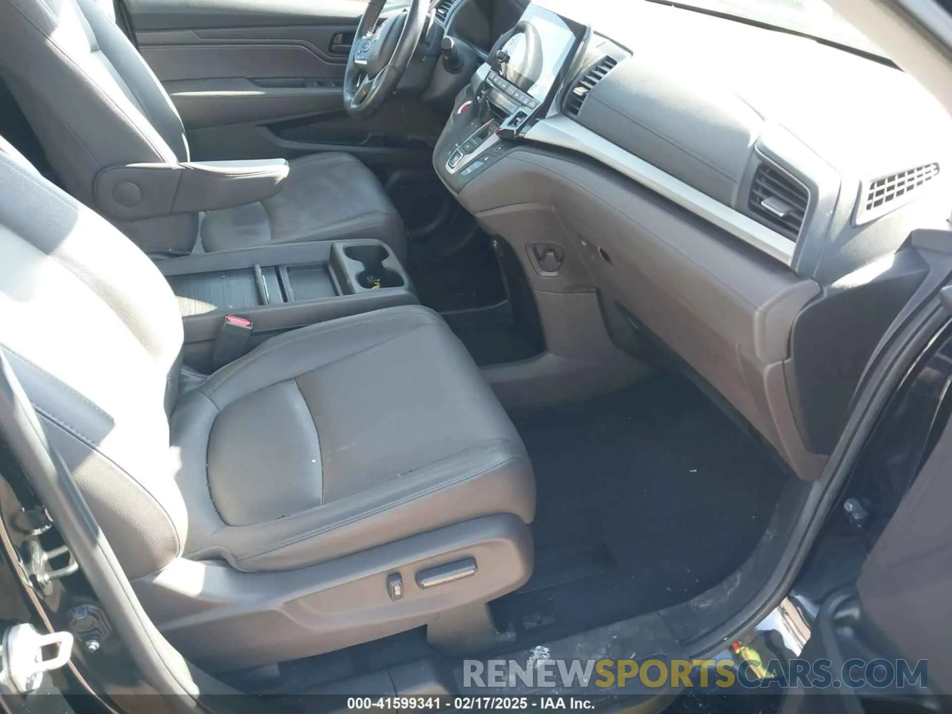 5 fotografías del automóvil dañado 5FNRL6H70KB124678 HONDA ODYSSEY 2019