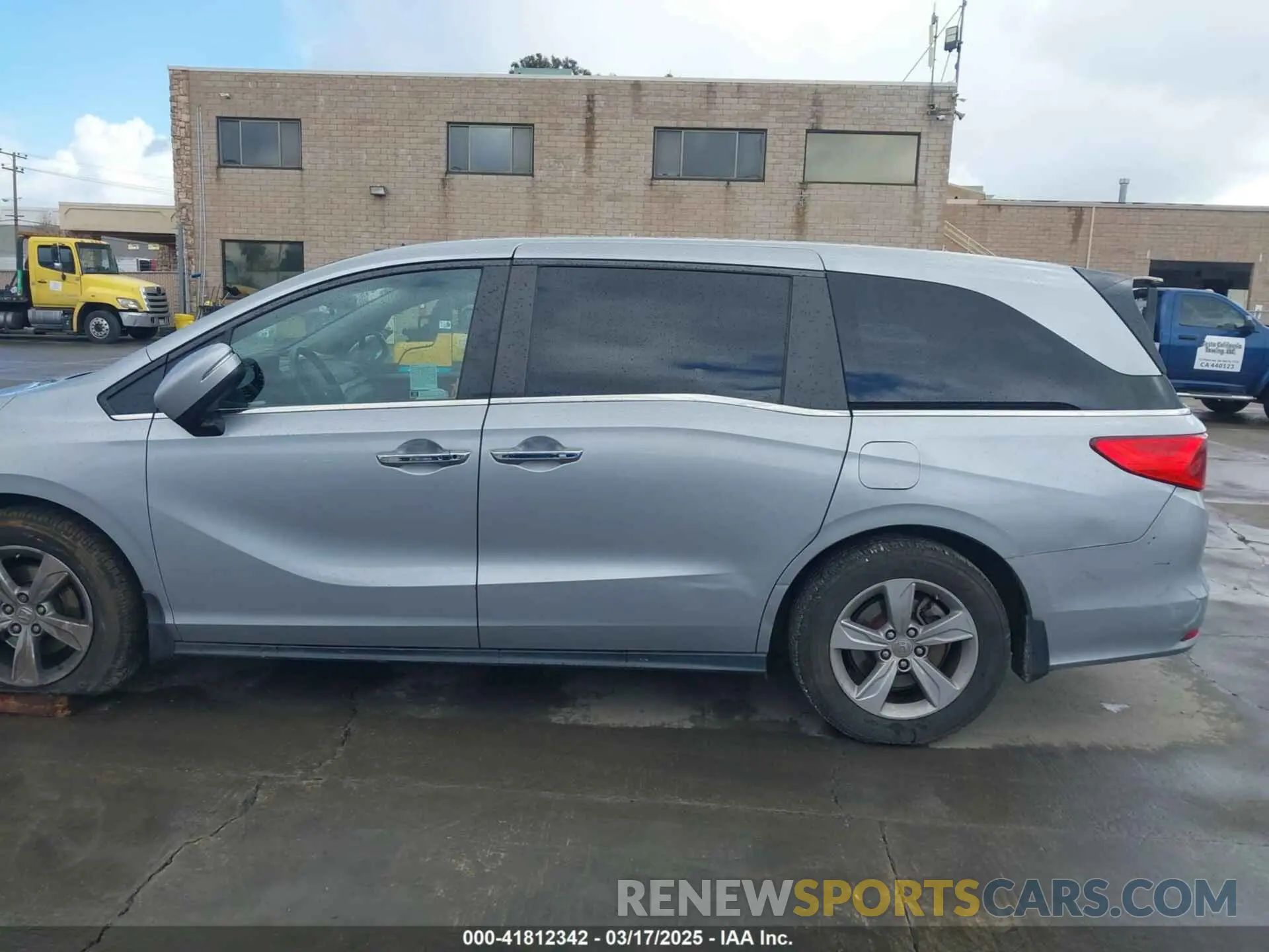 14 fotografías del automóvil dañado 5FNRL6H71KB043172 HONDA ODYSSEY 2019
