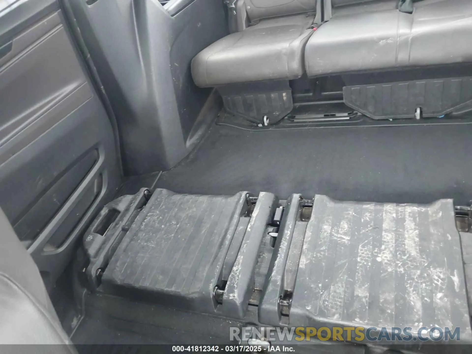 17 fotografías del automóvil dañado 5FNRL6H71KB043172 HONDA ODYSSEY 2019
