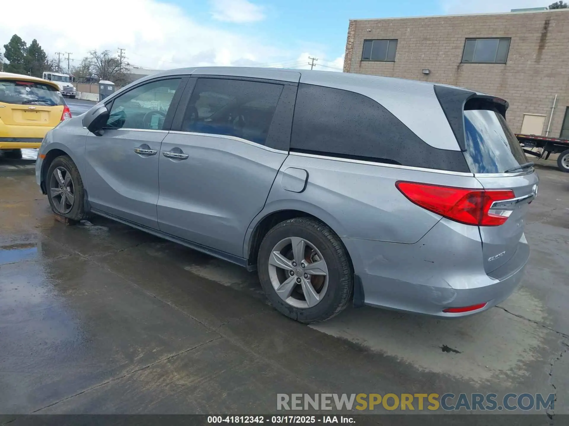 3 fotografías del automóvil dañado 5FNRL6H71KB043172 HONDA ODYSSEY 2019
