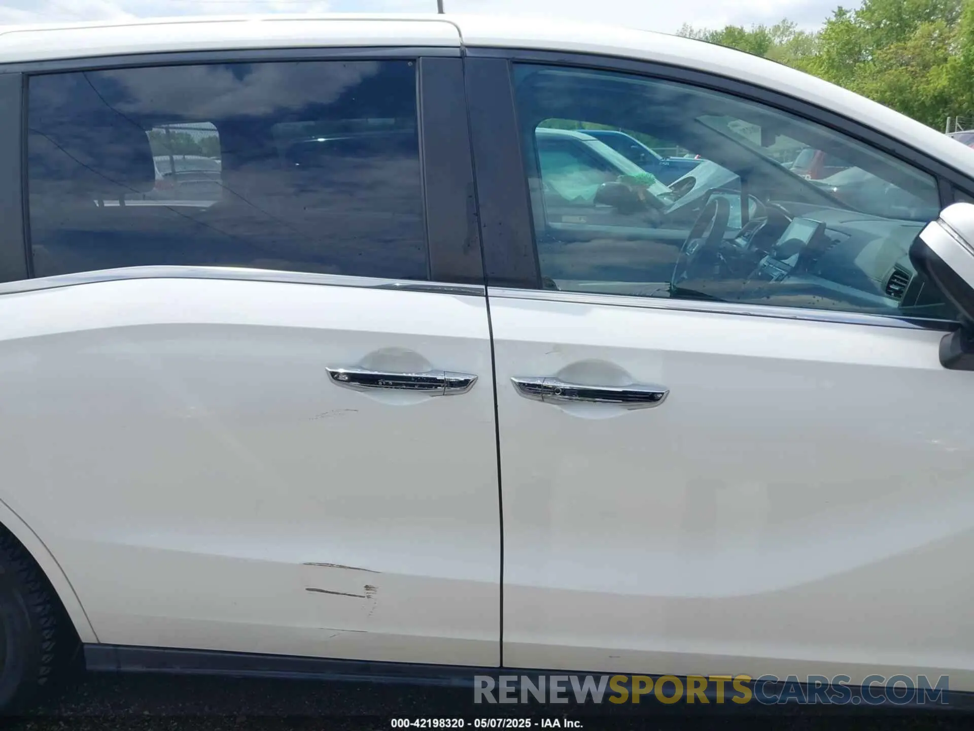 14 fotografías del automóvil dañado 5FNRL6H71KB081808 HONDA ODYSSEY 2019