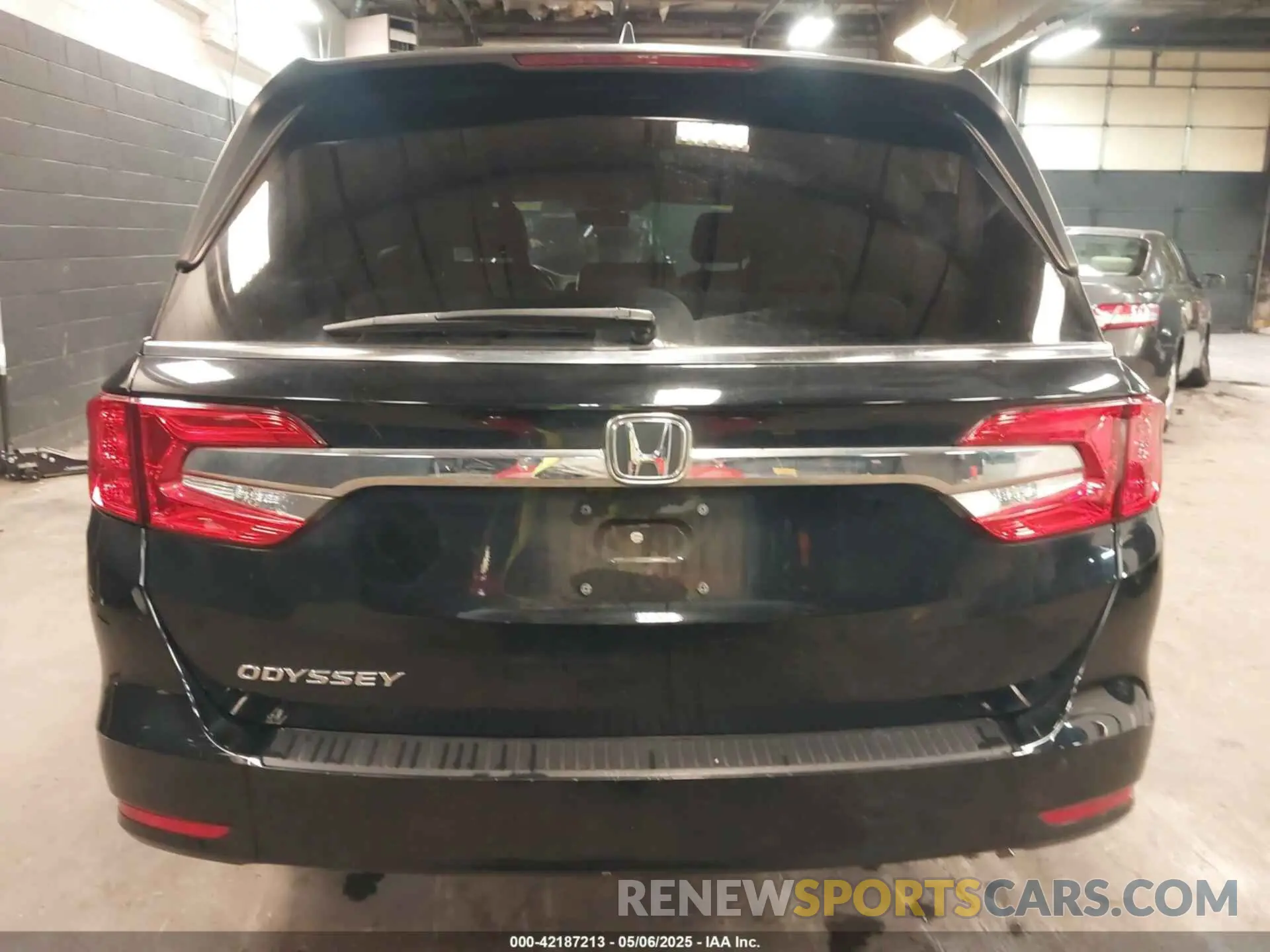 16 fotografías del automóvil dañado 5FNRL6H71KB083154 HONDA ODYSSEY 2019