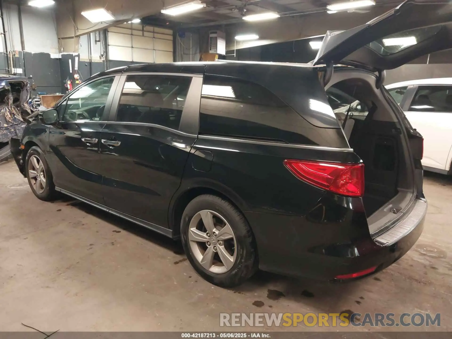 3 fotografías del automóvil dañado 5FNRL6H71KB083154 HONDA ODYSSEY 2019