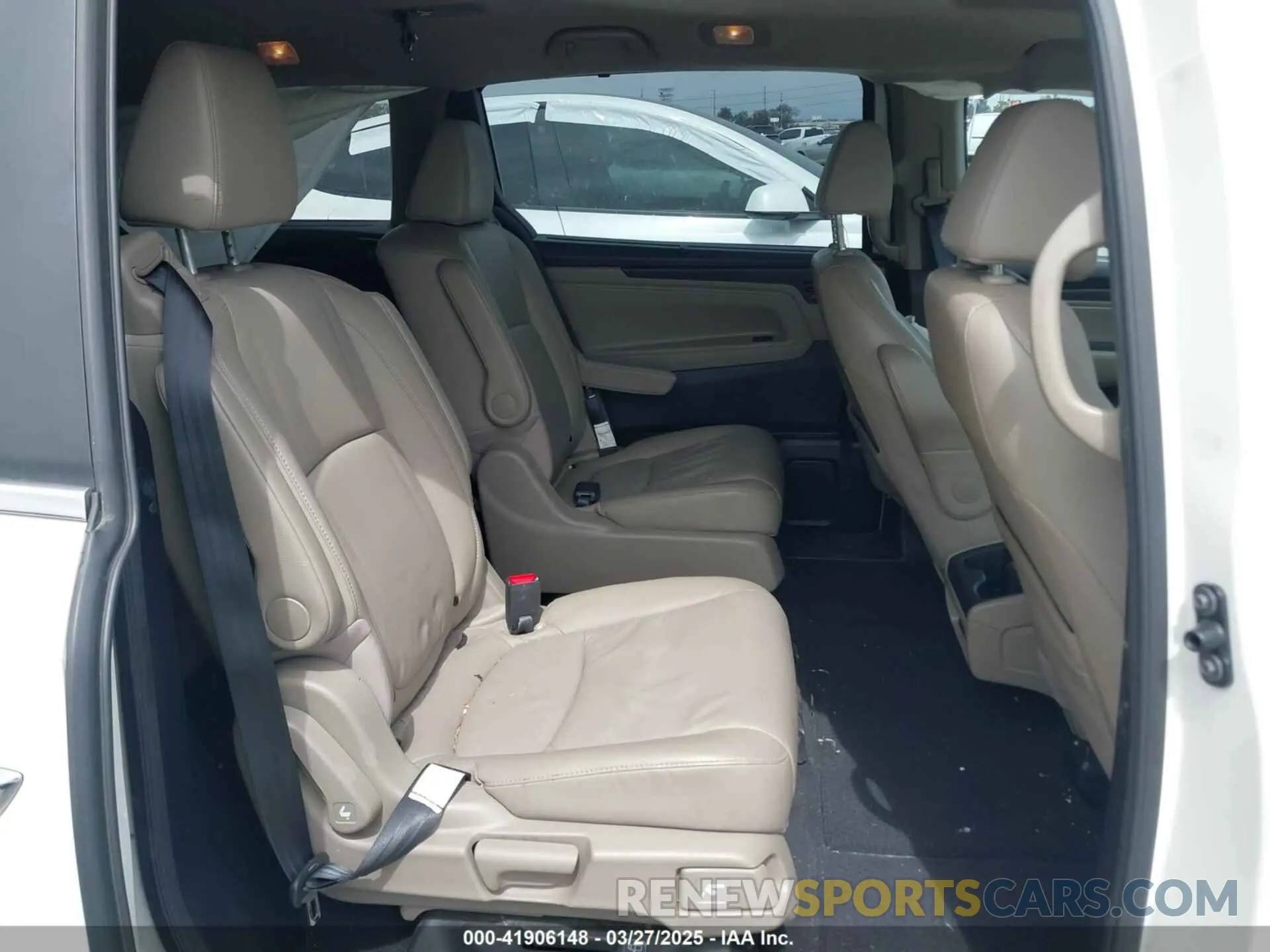 8 fotografías del automóvil dañado 5FNRL6H75KB072898 HONDA ODYSSEY 2019
