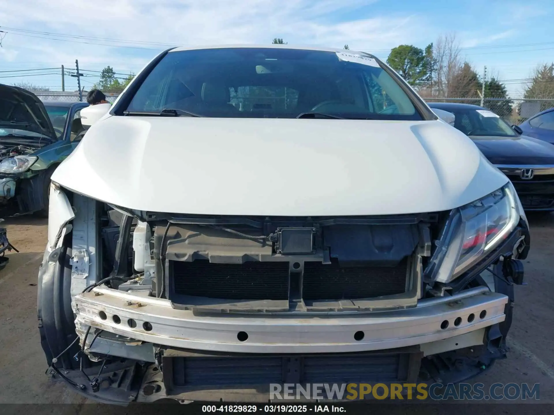 12 fotografías del automóvil dañado 5FNRL6H76KB090410 HONDA ODYSSEY 2019