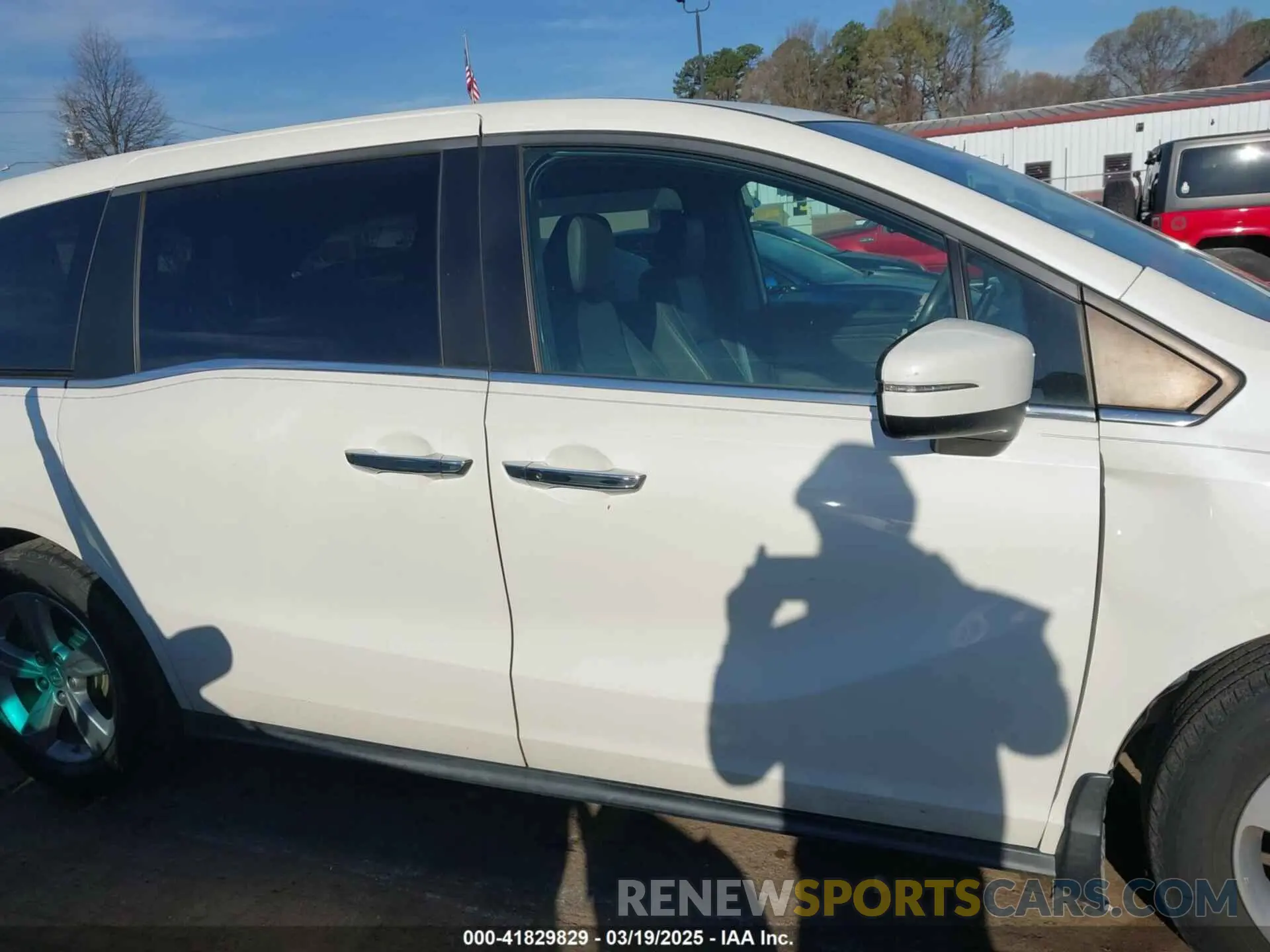 13 fotografías del automóvil dañado 5FNRL6H76KB090410 HONDA ODYSSEY 2019