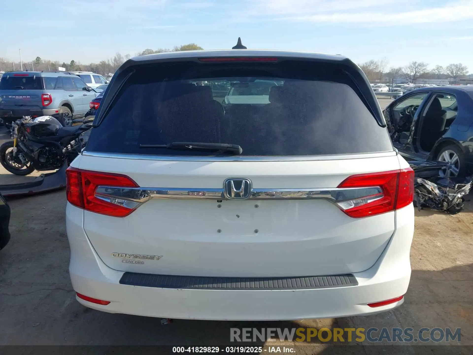 16 fotografías del automóvil dañado 5FNRL6H76KB090410 HONDA ODYSSEY 2019