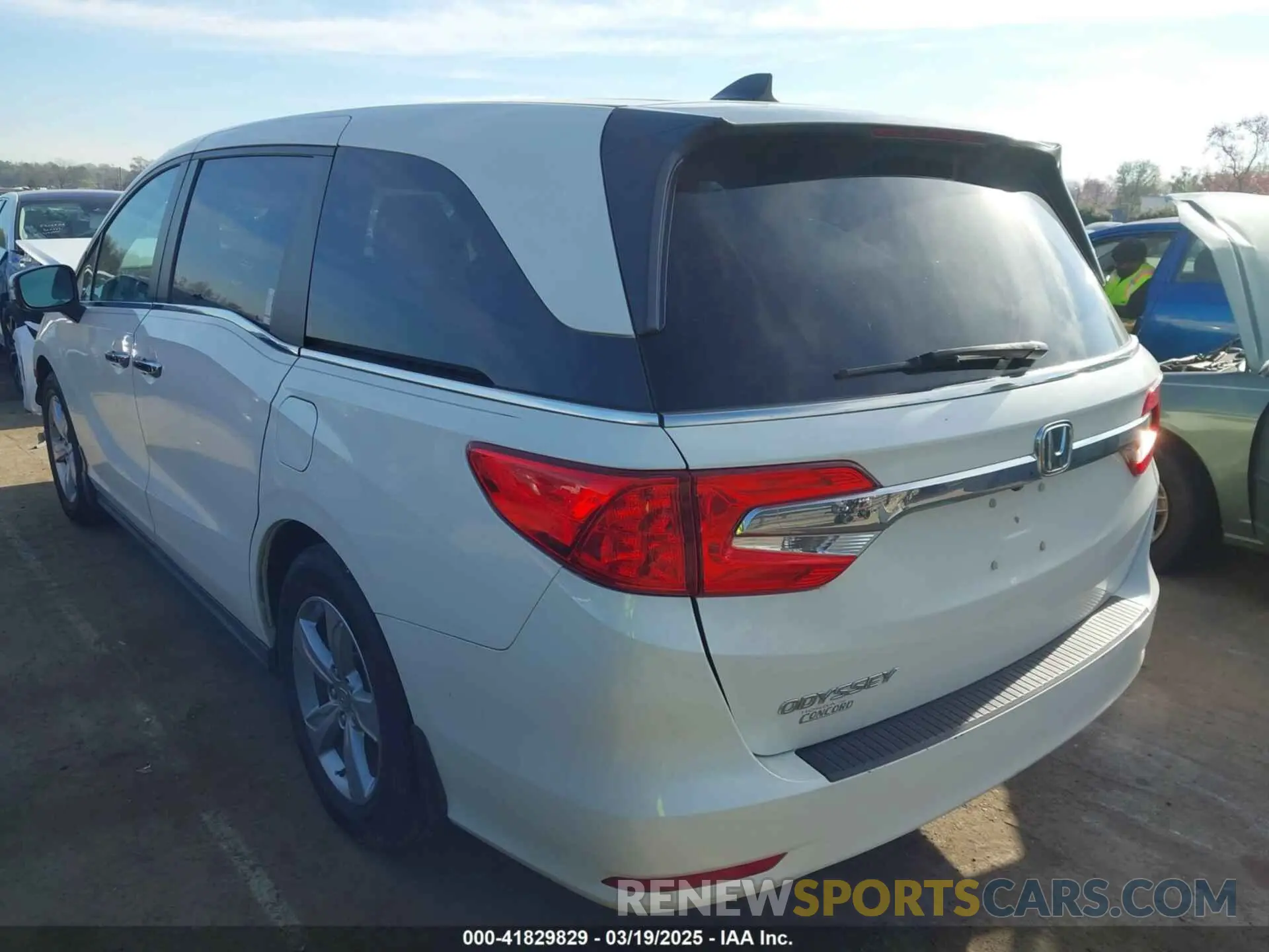 3 fotografías del automóvil dañado 5FNRL6H76KB090410 HONDA ODYSSEY 2019