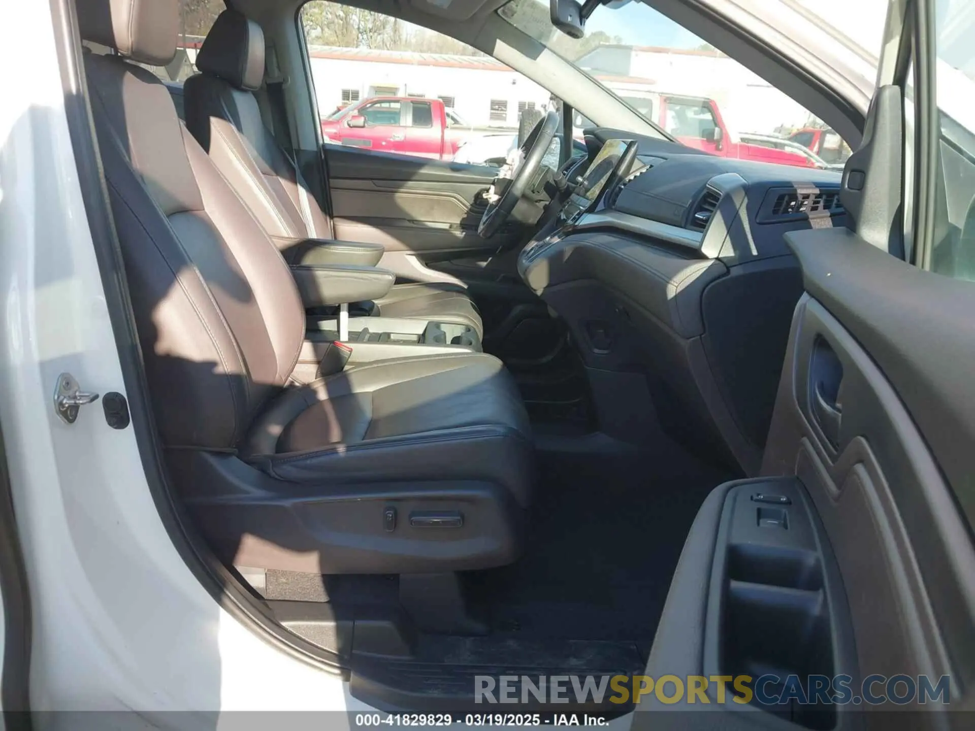 5 fotografías del automóvil dañado 5FNRL6H76KB090410 HONDA ODYSSEY 2019