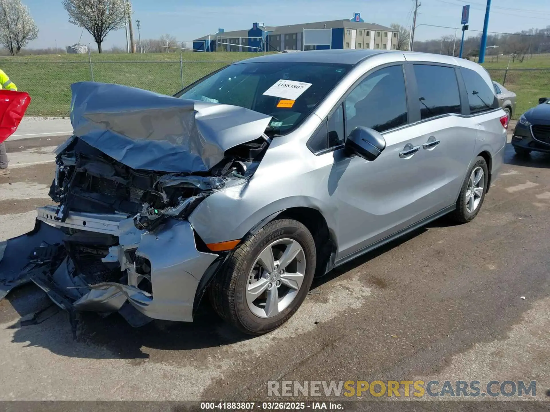 2 fotografías del automóvil dañado 5FNRL6H77KB013707 HONDA ODYSSEY 2019