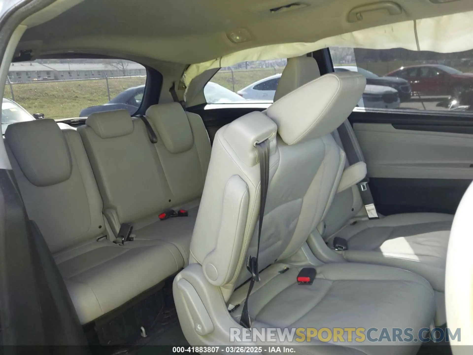 8 fotografías del automóvil dañado 5FNRL6H77KB013707 HONDA ODYSSEY 2019