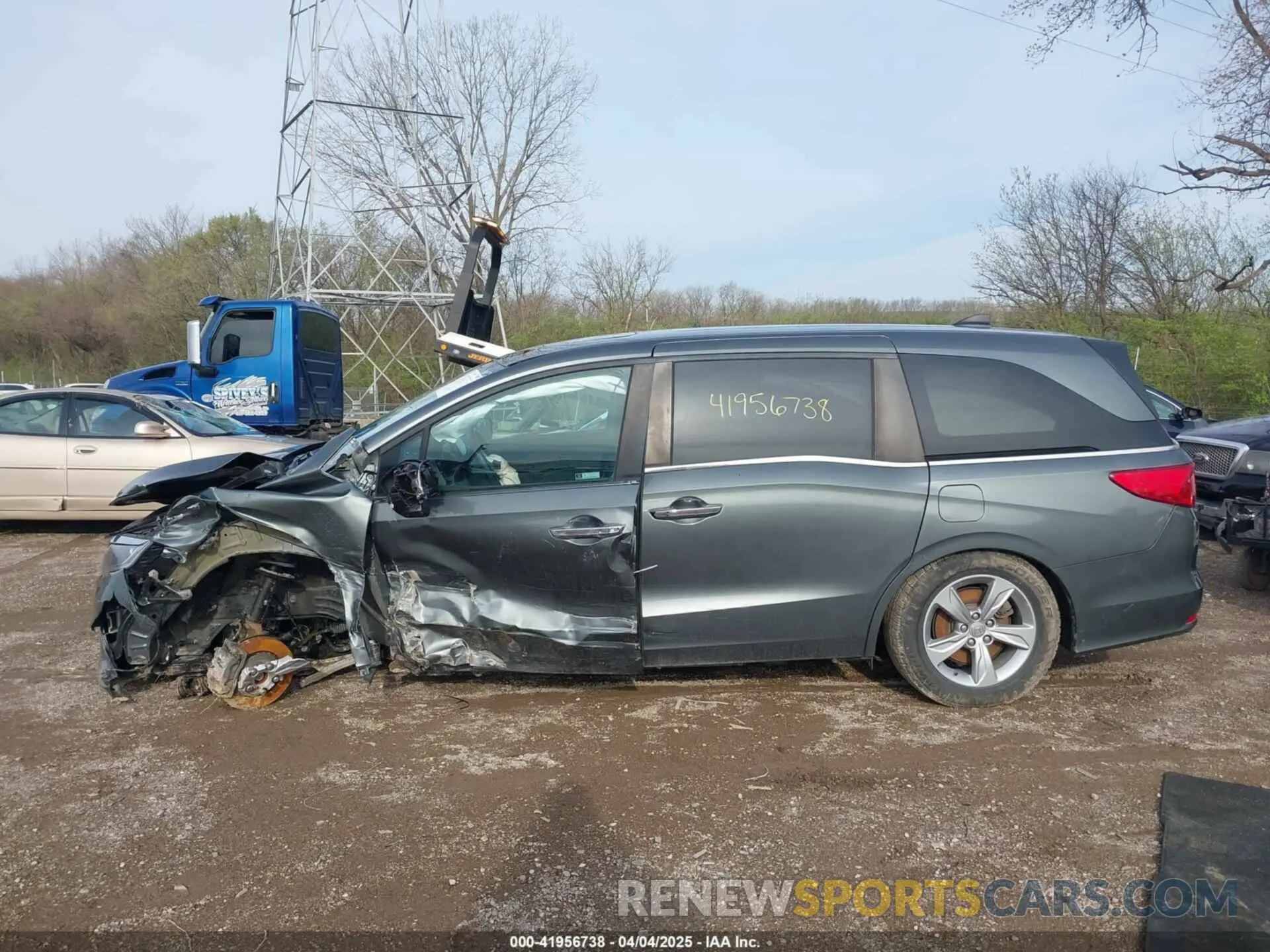 15 fotografías del automóvil dañado 5FNRL6H77KB038140 HONDA ODYSSEY 2019