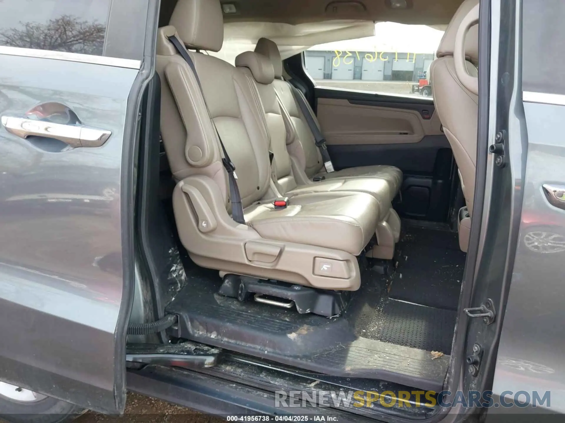 8 fotografías del automóvil dañado 5FNRL6H77KB038140 HONDA ODYSSEY 2019