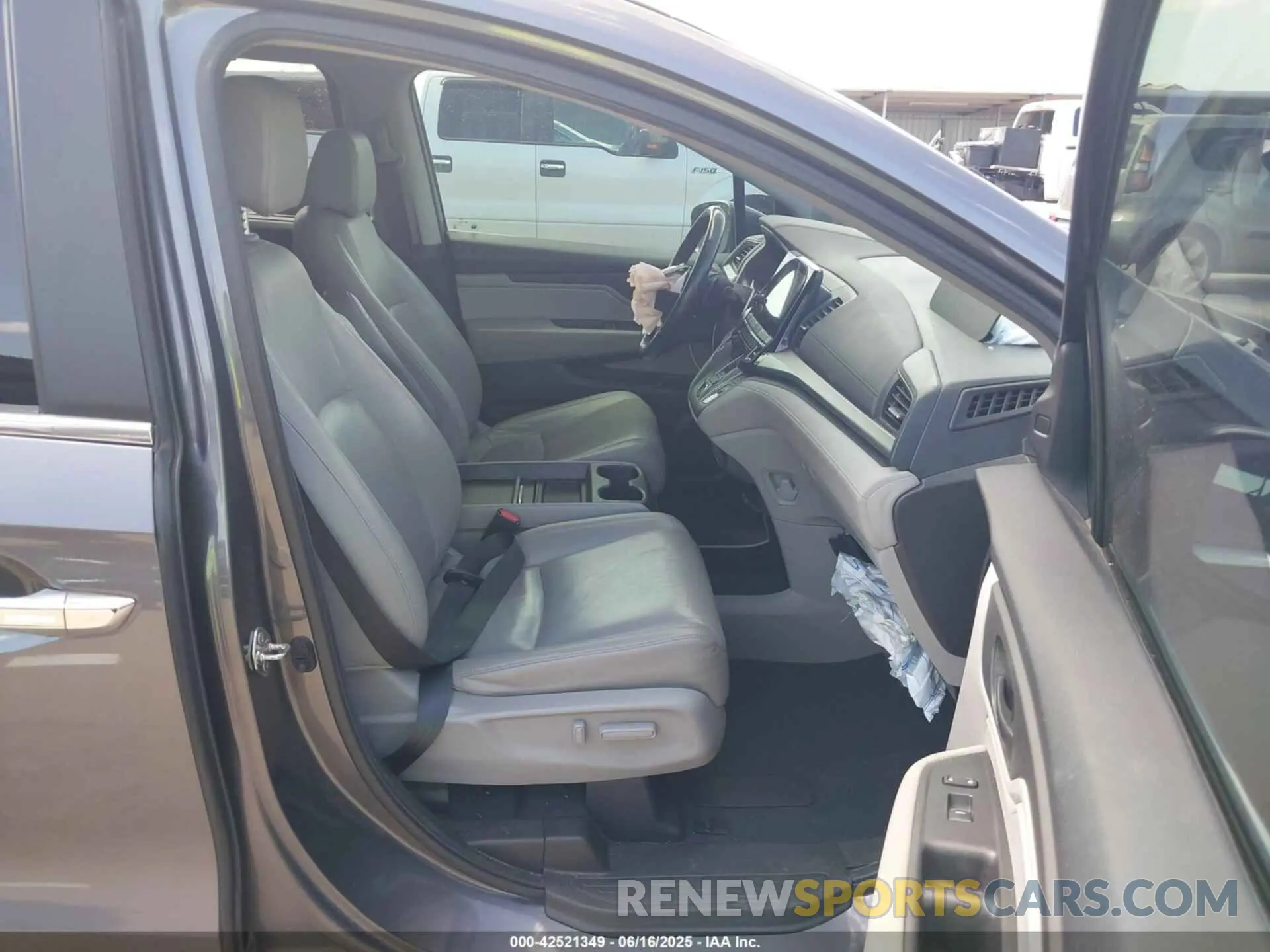 5 fotografías del automóvil dañado 5FNRL6H79KB101268 HONDA ODYSSEY 2019