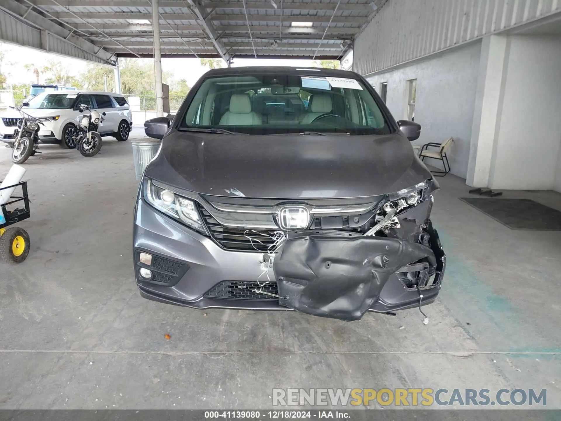 12 fotografías del automóvil dañado 5FNRL6H7XKB027939 HONDA ODYSSEY 2019