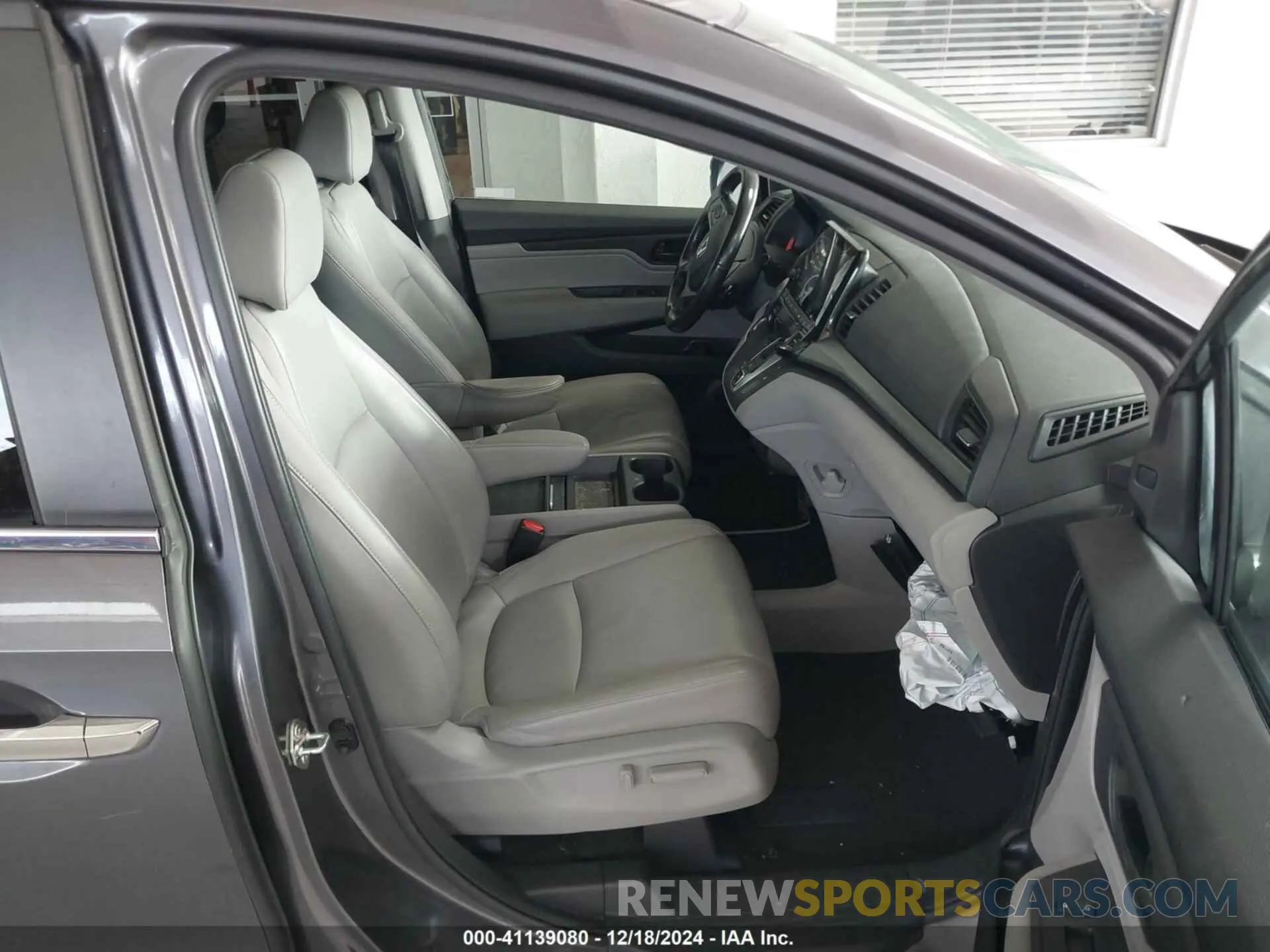 5 fotografías del automóvil dañado 5FNRL6H7XKB027939 HONDA ODYSSEY 2019
