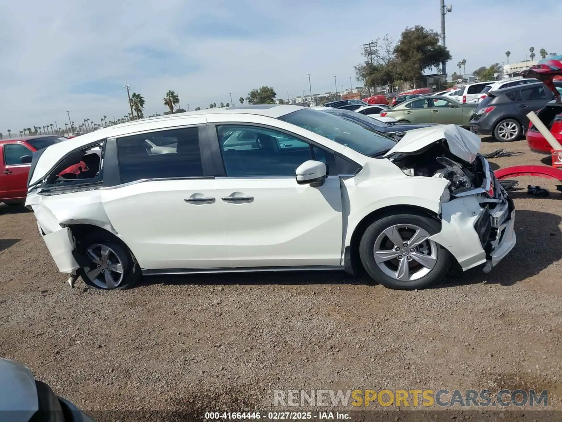 14 fotografías del automóvil dañado 5FNRL6H7XKB098705 HONDA ODYSSEY 2019