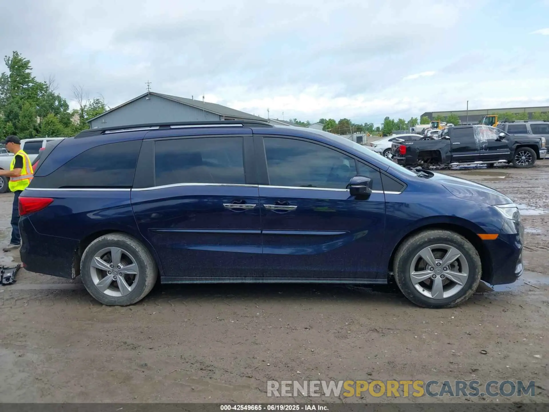 13 fotografías del automóvil dañado 5FNRL6H7XKB122324 HONDA ODYSSEY 2019
